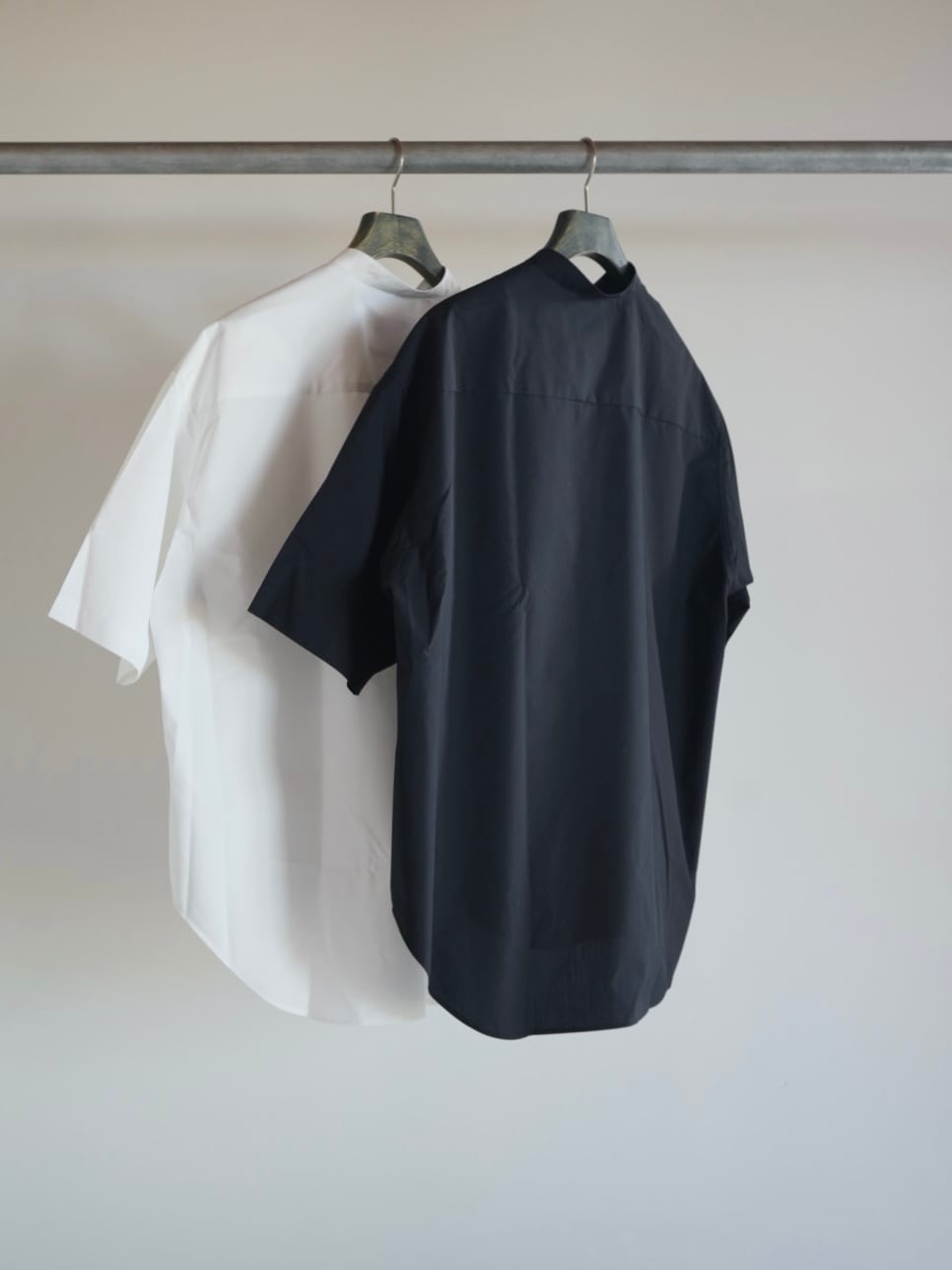 NEUTRALWORKS ニュートラルワークス【 Half Sleeve Broad Band Collar