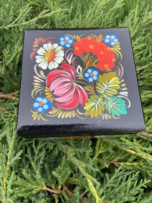 ペトリキウカのジュエリーボックス（巨匠ホロベッツ作）