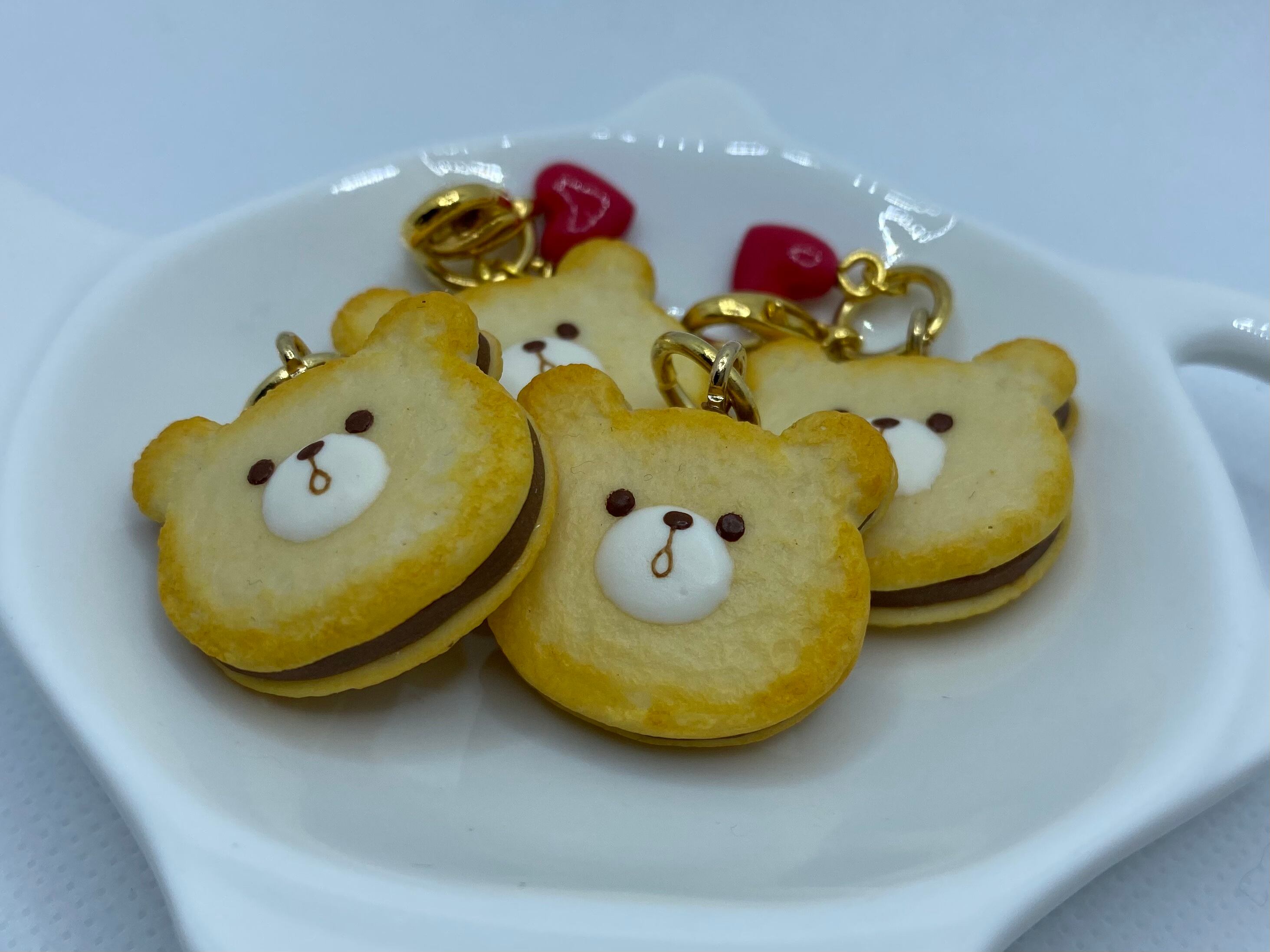 sold out ハンドメイド　スイーツデコ　クマさんクリームサンド