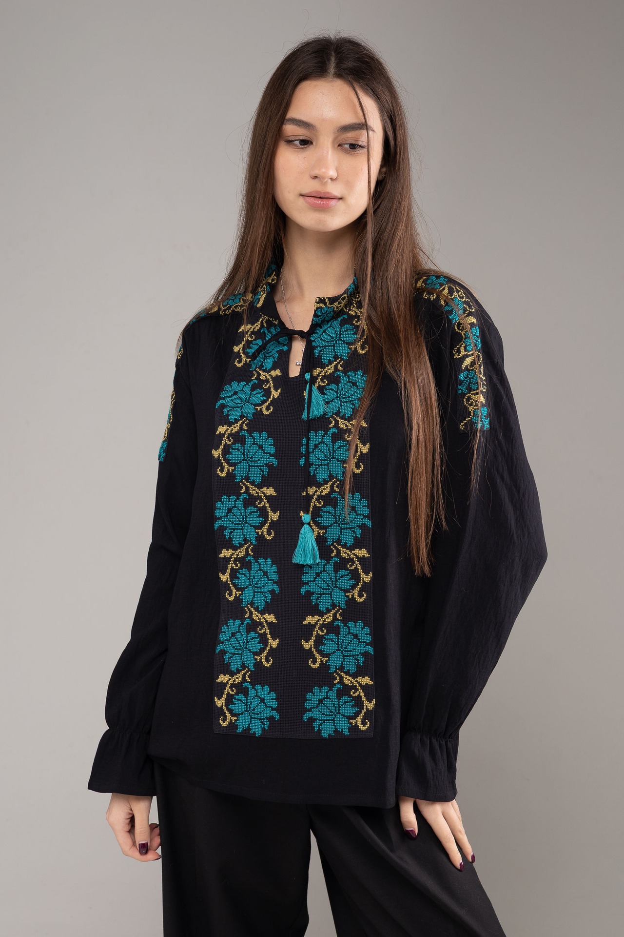 ウクライナ刺繍ヴィシヴァンカ　バルーン袖　手刺繍　麻　レディース・フリーサイズ - 1