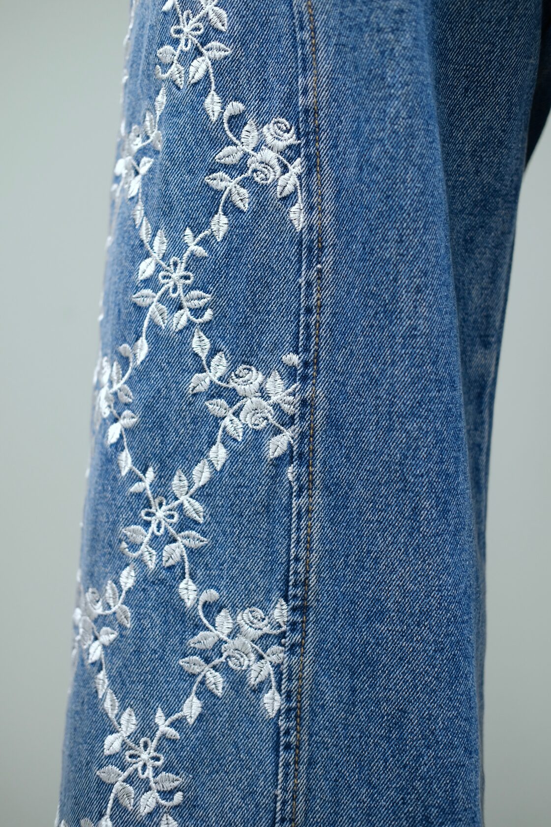 FETICO】FLOWER EMBROIDERED WIDE JEANS - indigo - | Pay ID
