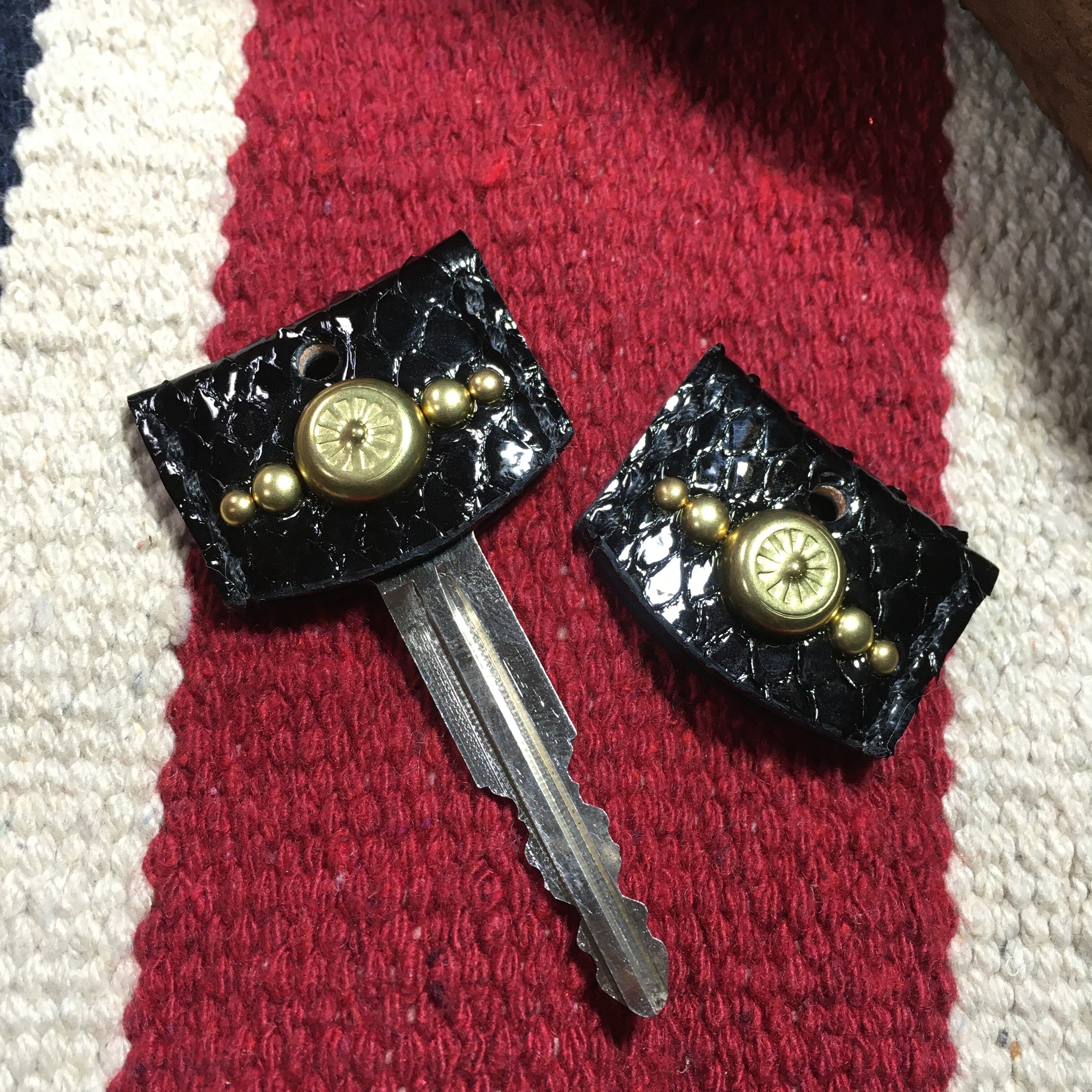 スタッズ付き ブラックキーケース 【極美品❣️】JIMMY CHOO