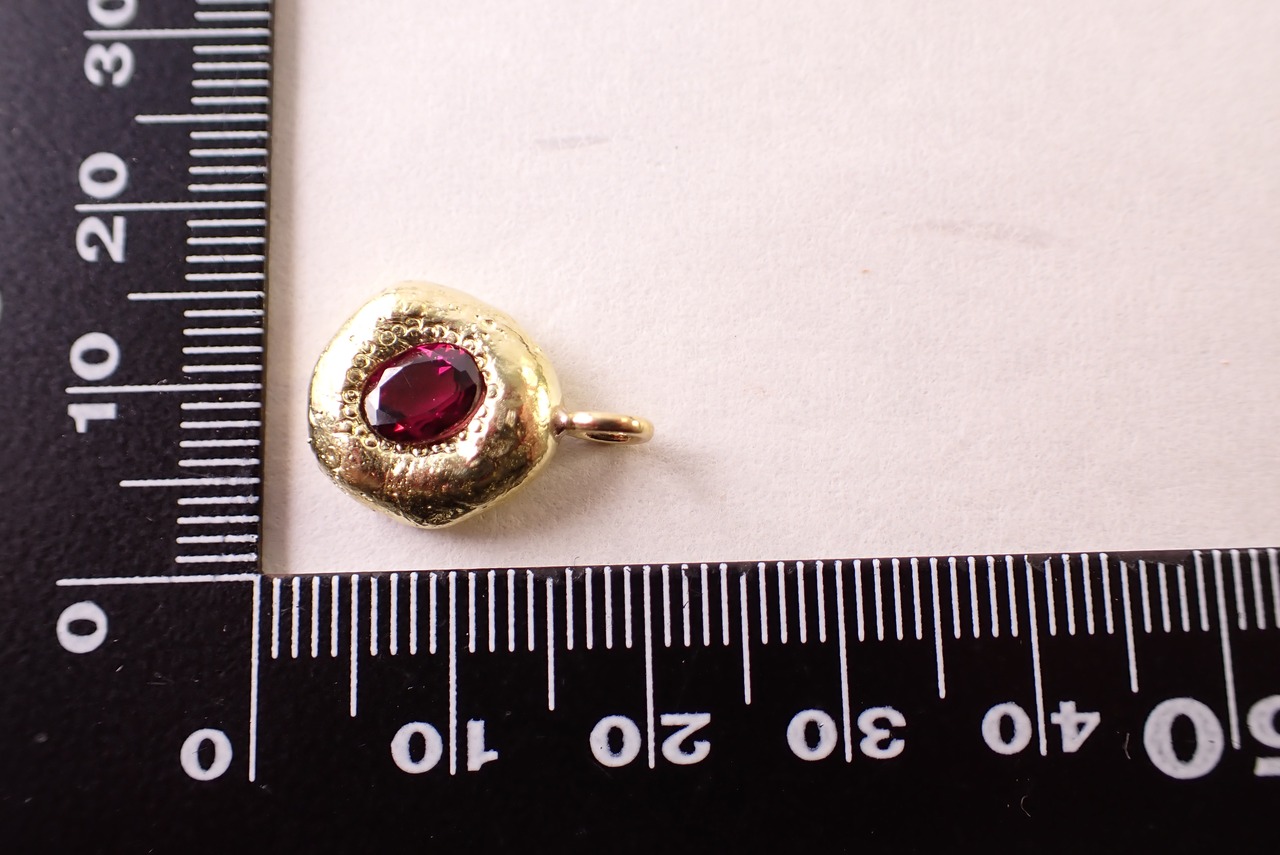 ガーネットペンダントトップ ブラス(真鍮) [D11‐100]