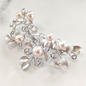 「繊細な美しさ」アコヤ真珠ネックレス（はずしてブローチとしても使用できます）