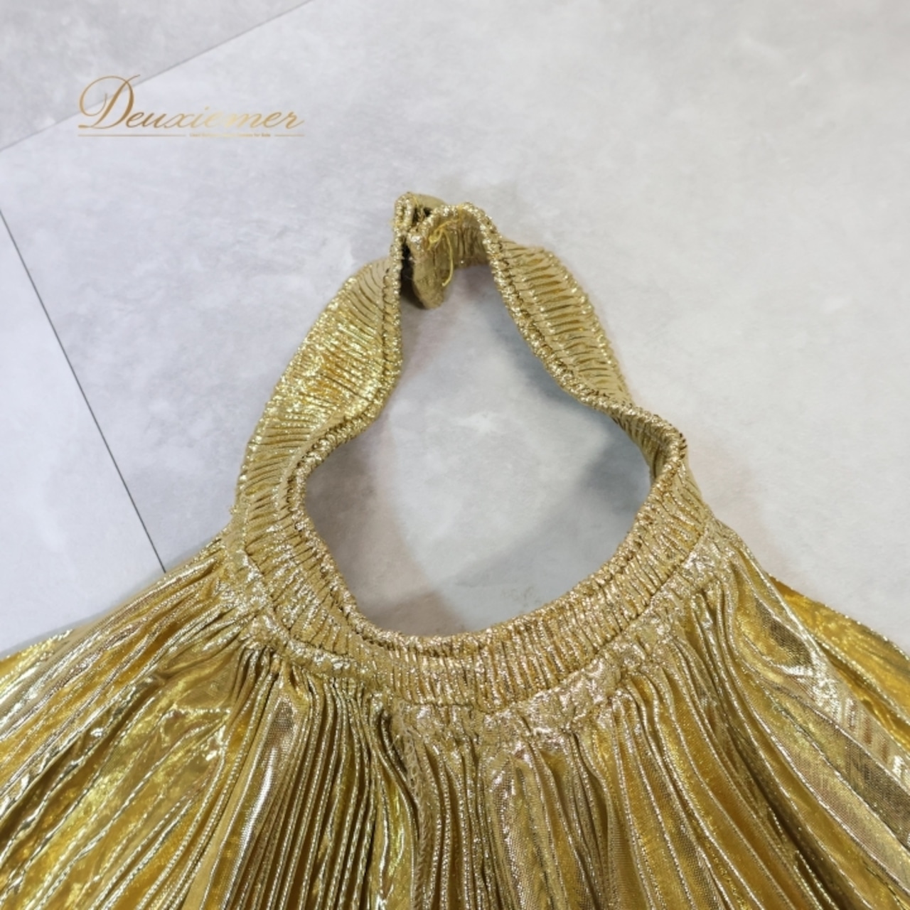 ベリーダンス 小物 ウィング ゴールド系 金 レッスン 練習 煌びやか イシスウィング 華やか ダンス用品 小道具 スティック 舞台 イベント プリーツ 大きい