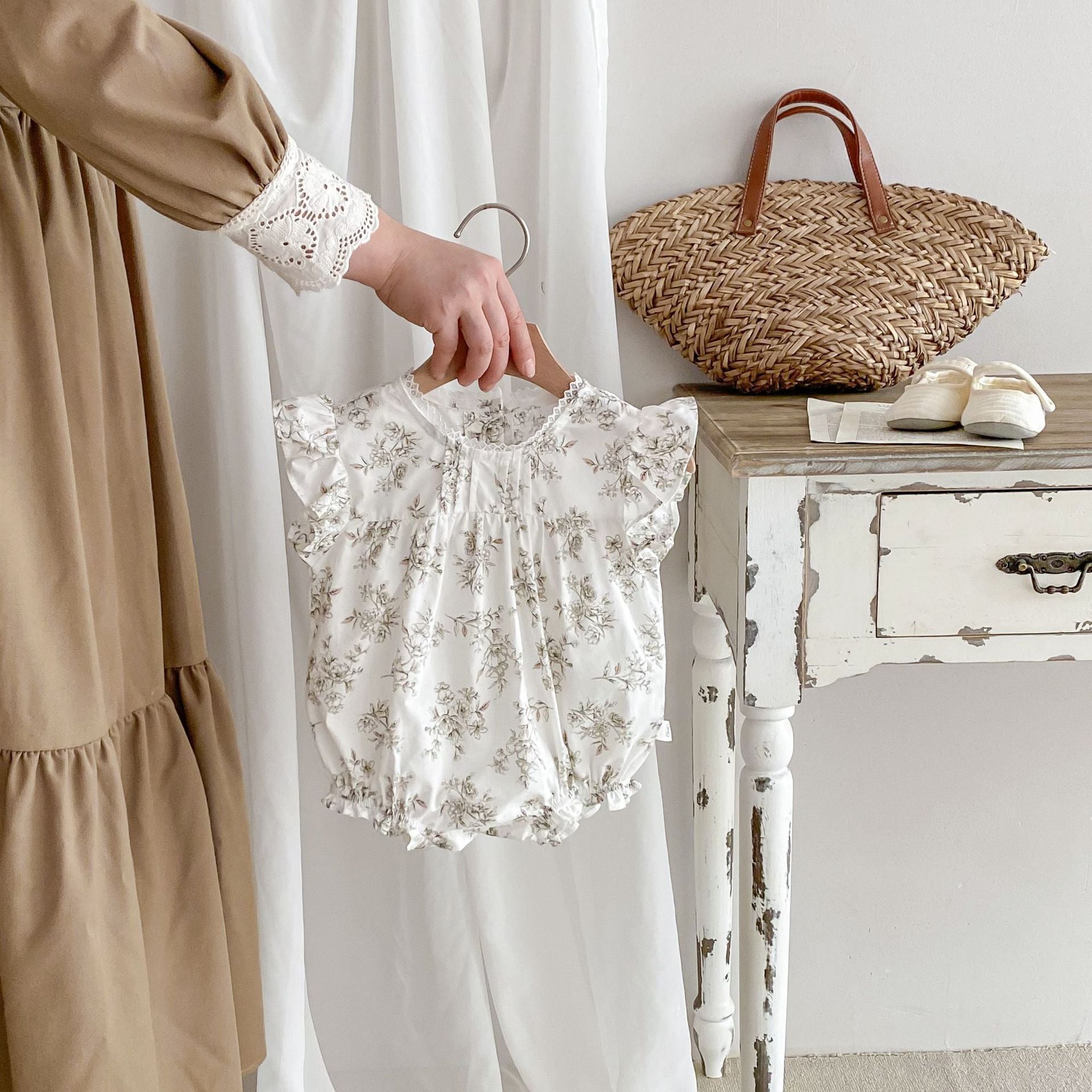 【BABY】フレア花柄ロンパース