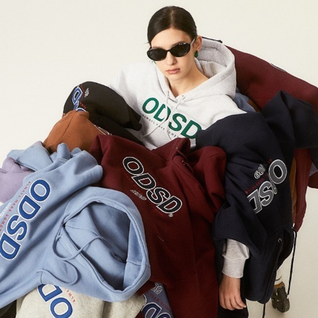 [ODDSTUDIO] ODSD LOGO APPLIQUE CROPPED HOODIE (8 color) 正規品 韓国ブランド 韓国ファッション 韓国通販 韓国代行 オッドスタジオ