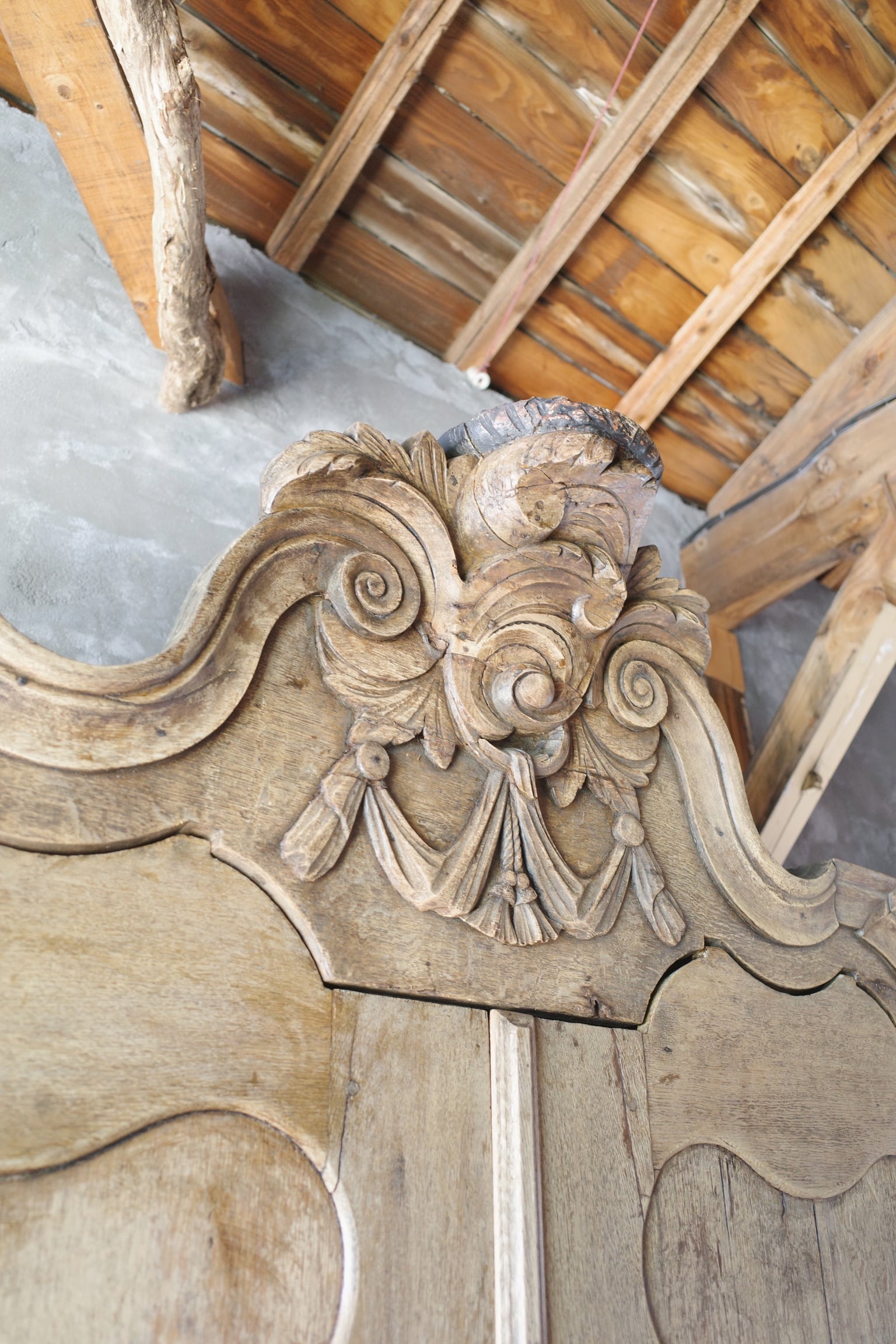 フランスアンティーク 木彫りのキャビネット装飾 レリーフ 木製 ミラー 飾り フランスアンティーク 木彫りのキャビネット装飾 レリーフ 木製