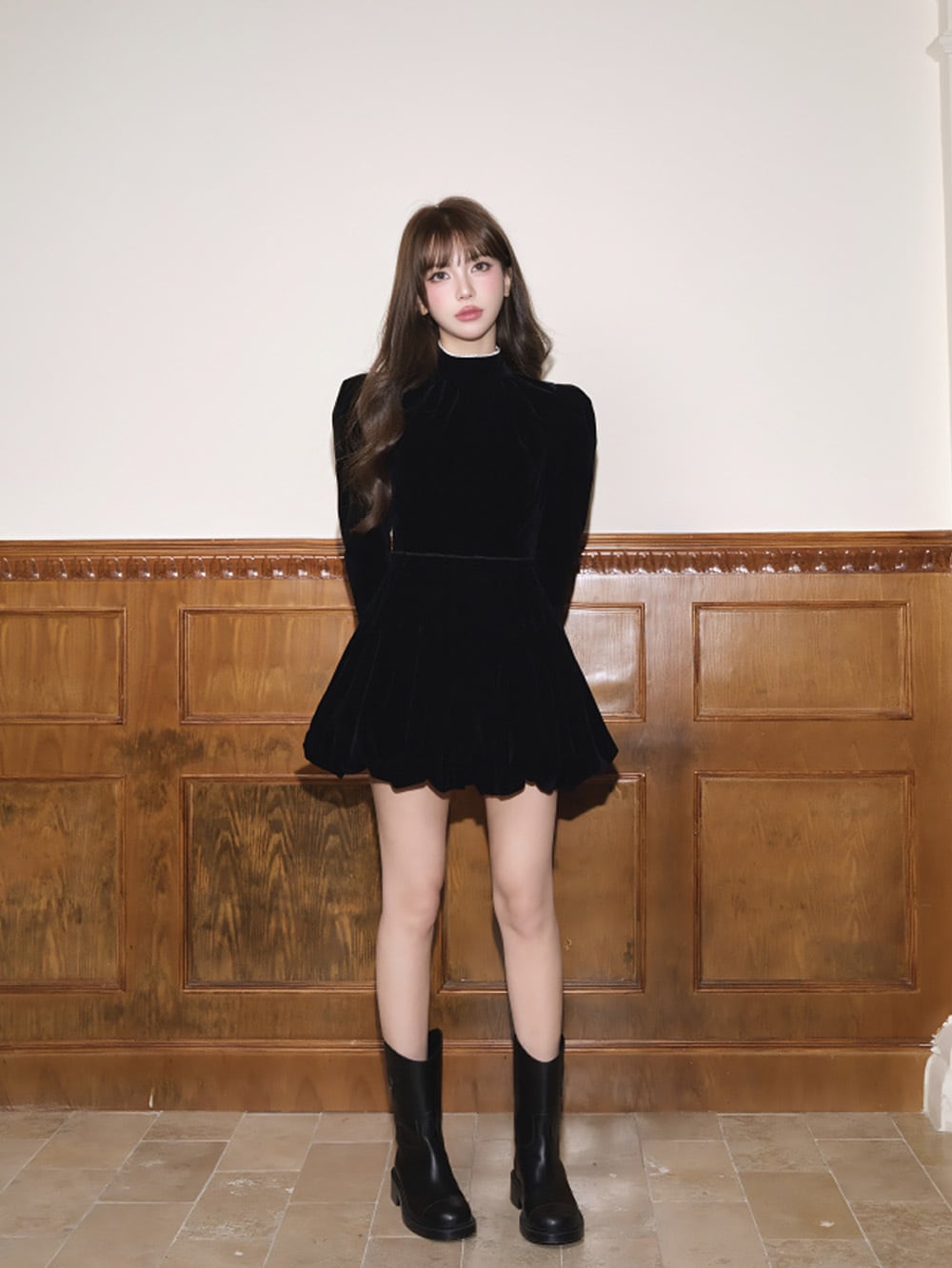 #きれいめ|バルーンシルエットドレッシーホワイトネックラインベロアワンピース|AVENEMENT