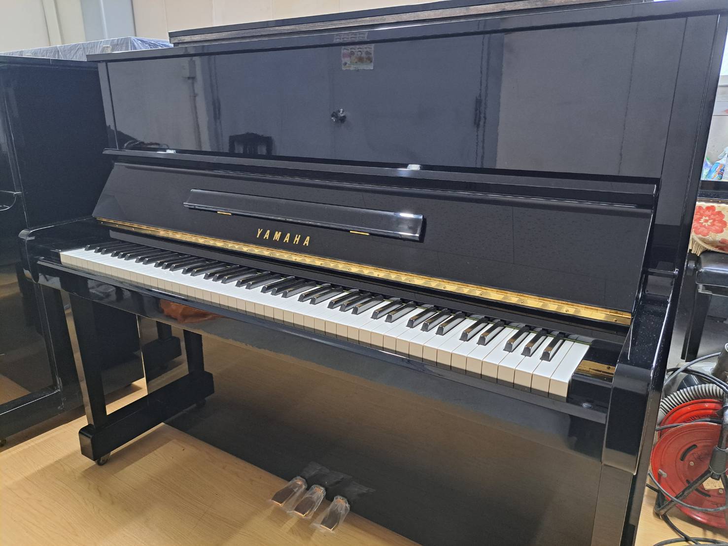 ヤマハ中古アップライト　MC301