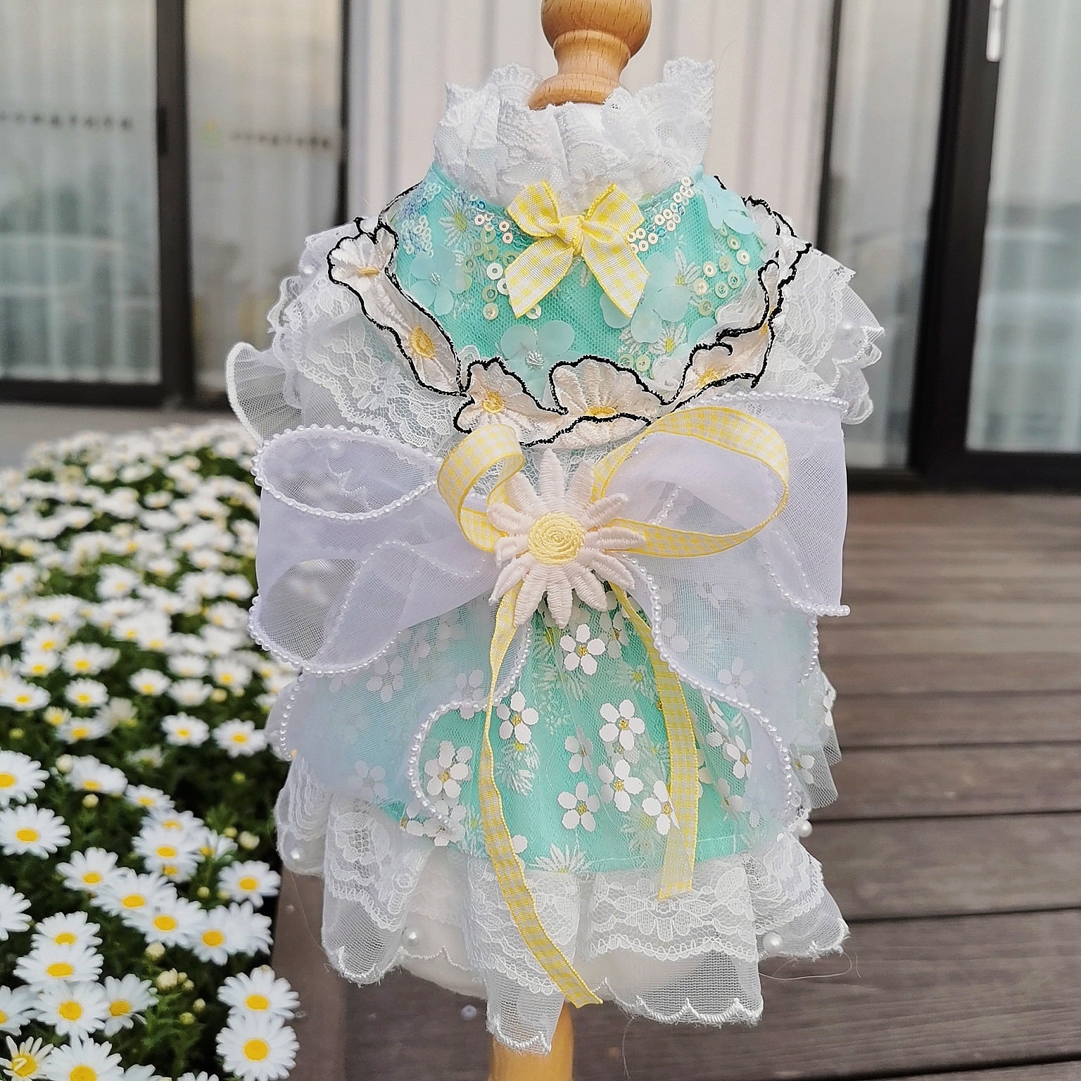 大型犬もOK ジャスミンのフリル付きケープドレス