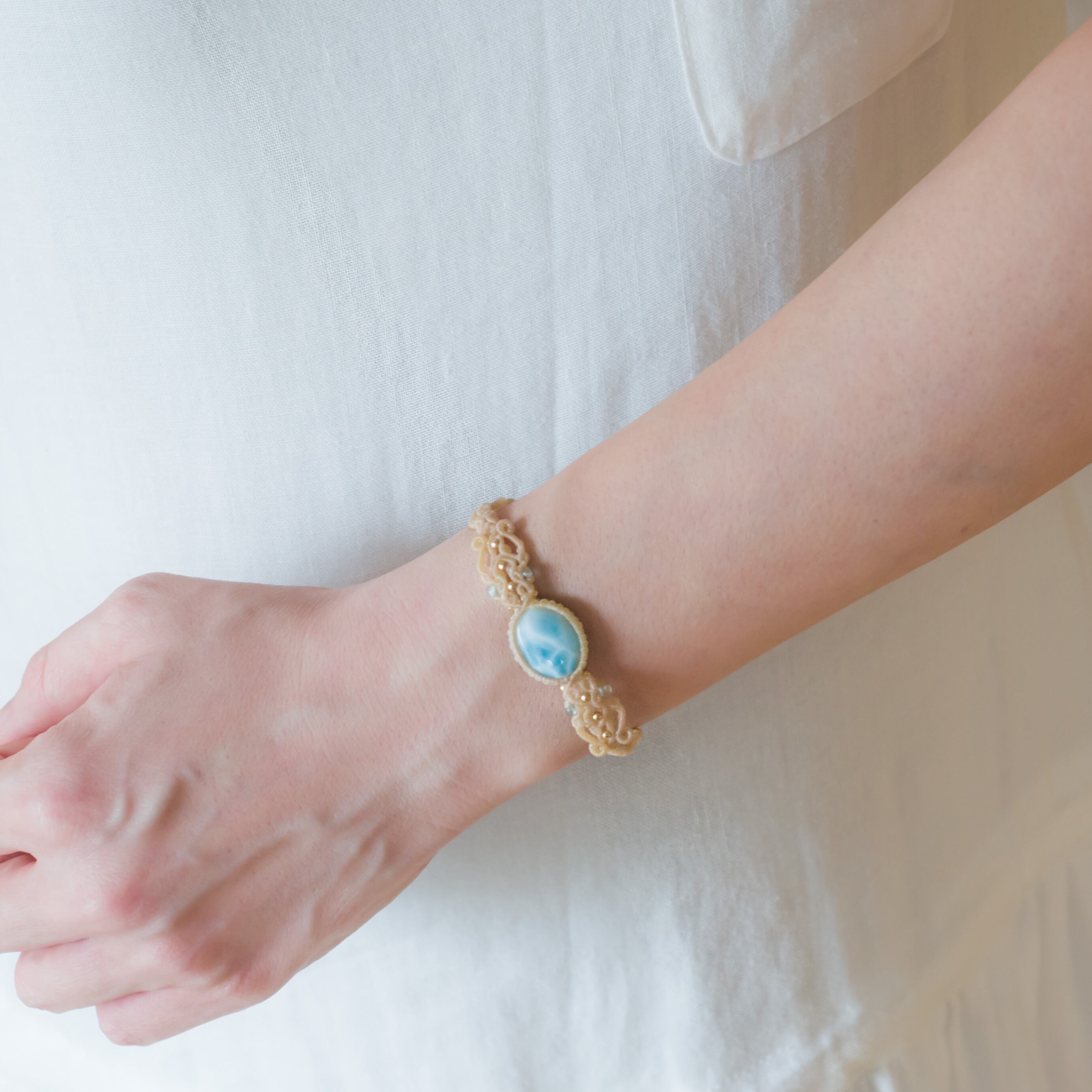 ラリマーのマクラメ編み 天然石ブレスレット | SHANTi WALA