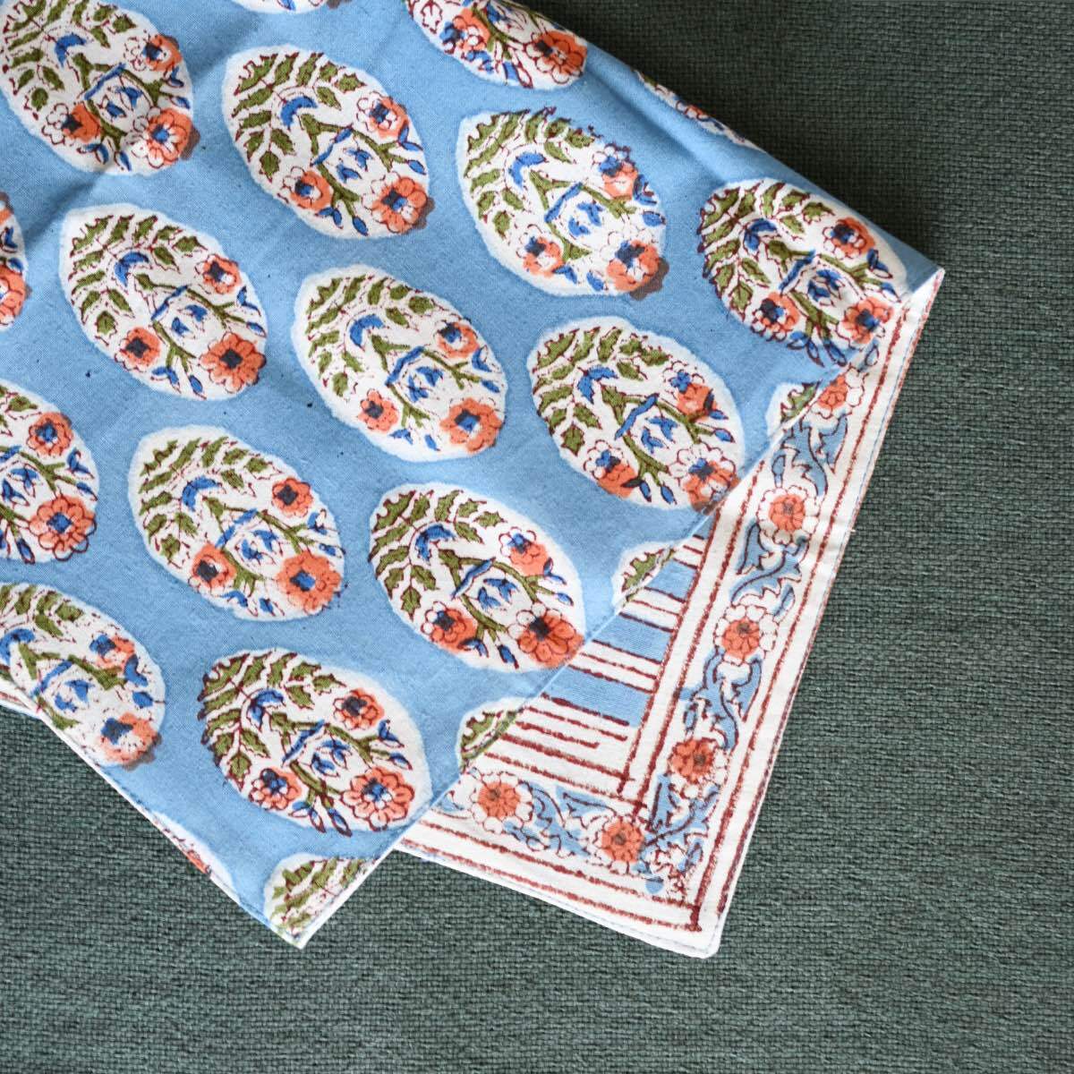 Amabile ブロックプリントのランチョンマット│ ブルー 青系 アジアン 民族柄 花柄 かわいい エスニックテイスト