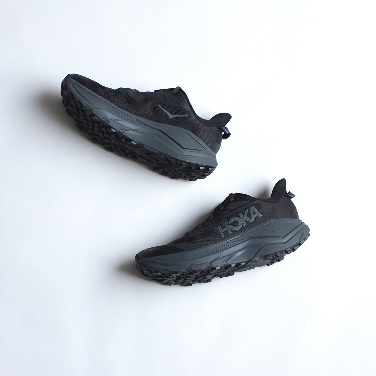 HOKA（ホカ）CHALLENGER 8 WIDE -ブラック / アウター オービット