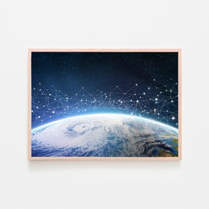 地球 / アートポスター 写真 カラー 白黒 ブルー インテリア 2L〜 デジタルデータ グローバル情報ネットワーク 銀河