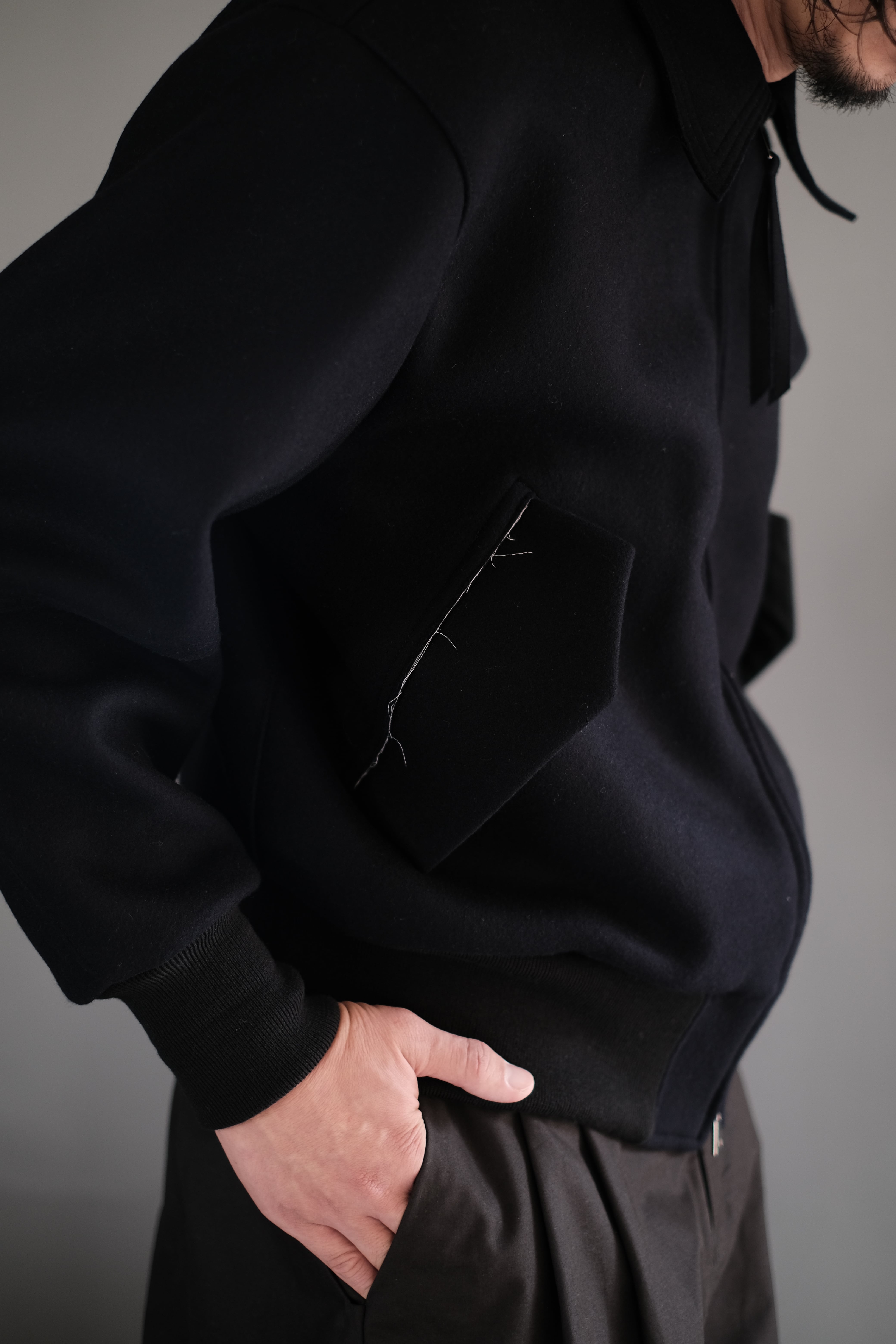 OUAT / -010- SUPER MELTON NAVY META BLOUSON | LIVING