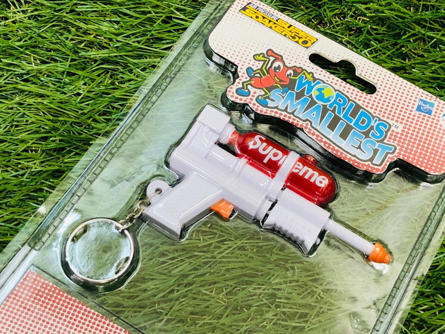 Supreme 19SS SUPER SOAKER 50 WATER BLASTER KEYCHAIN 2SET 5JG7826  