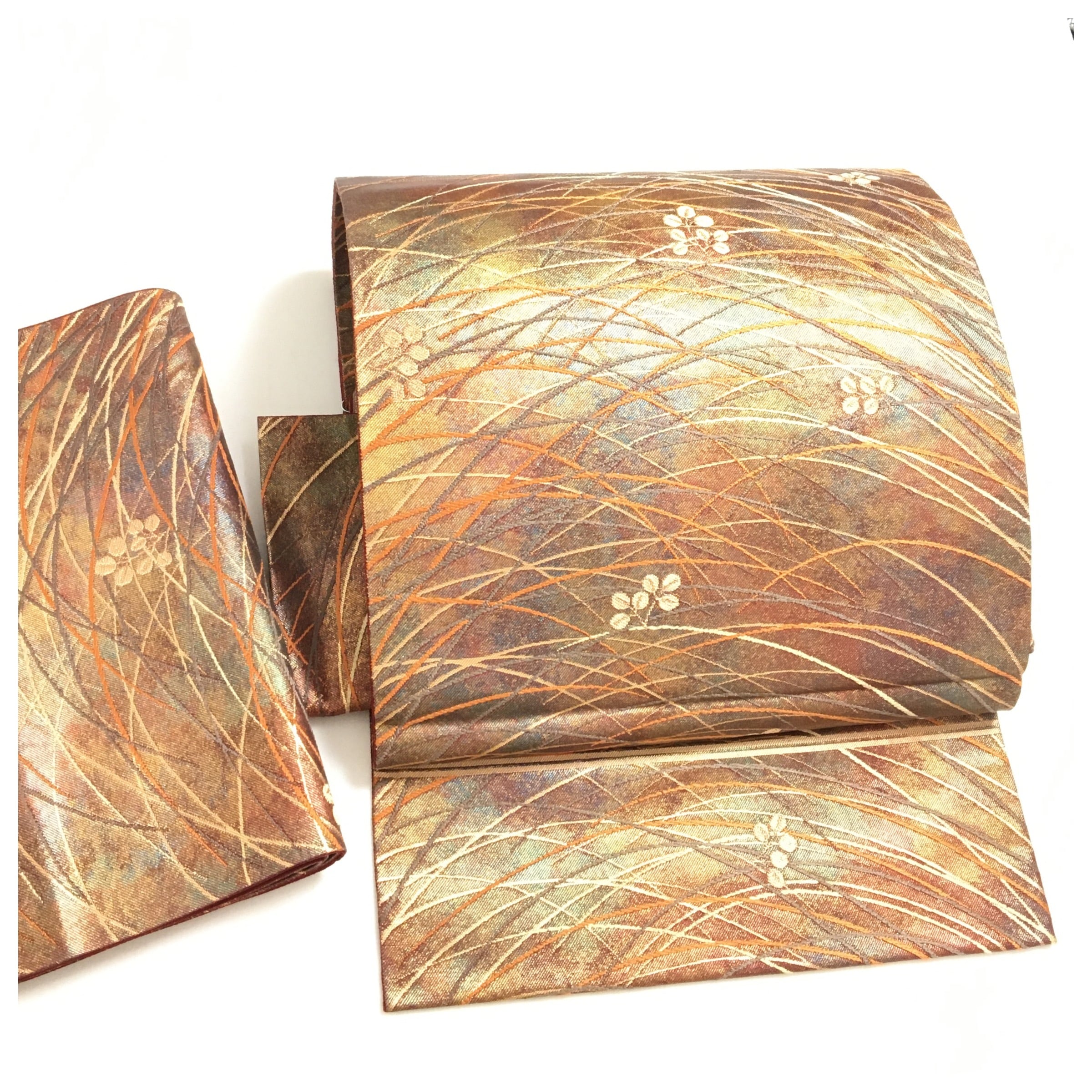 美品 正絹 作り帯 二部式 袋帯 黄金の地に瑞祥の松　雅な吉祥文様　二重太鼓 美品 正絹 作り帯 二部式 袋帯 黄金の地に瑞祥の松 雅な吉祥文様 二重