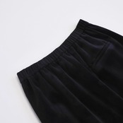 冬の余白に揺れる黒ベルベットスカート《P0326》