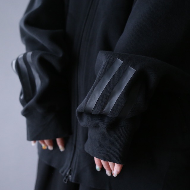 "adidas" black oner-tone double zip-up over silhouette jacket