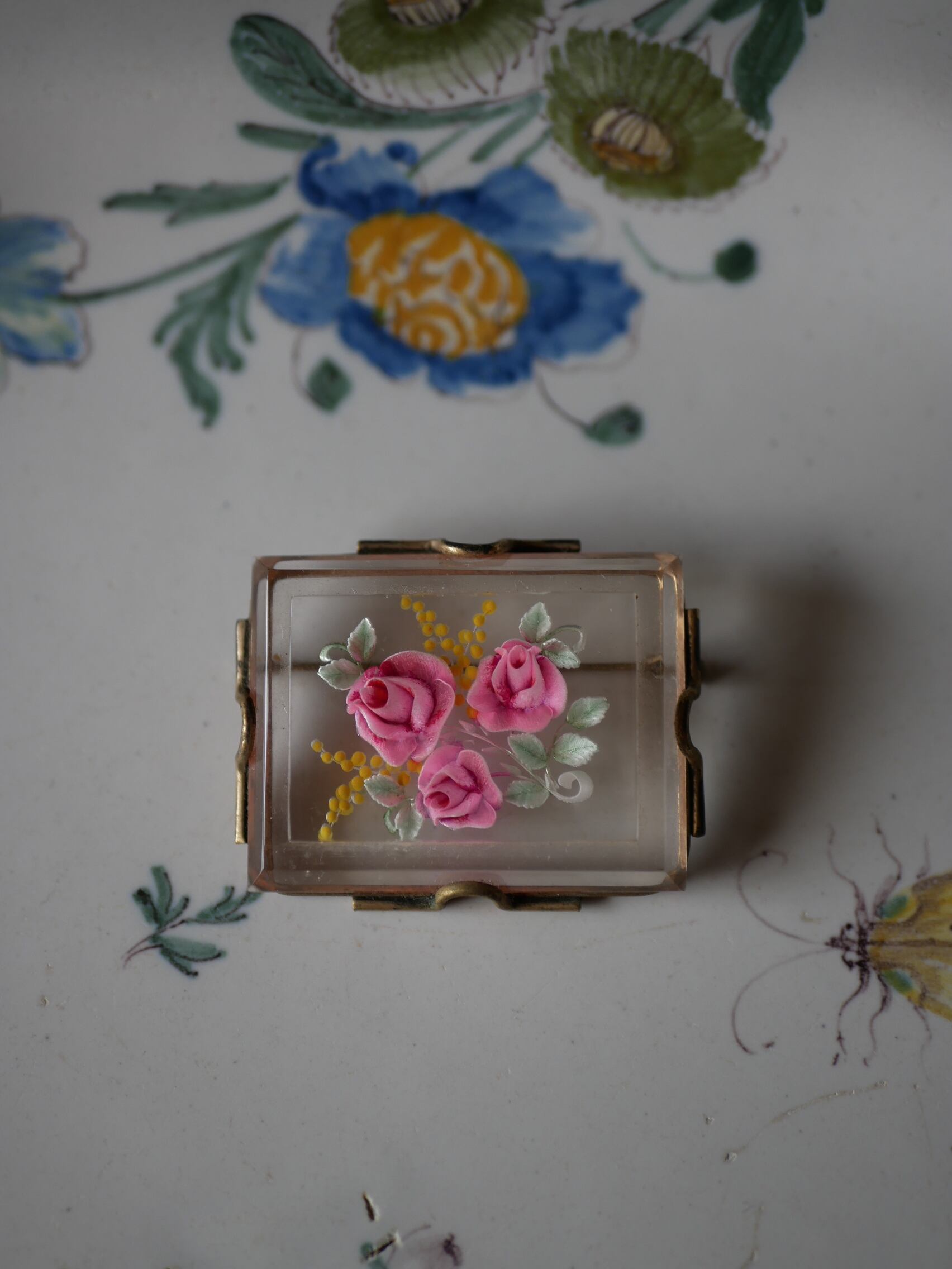 3 ミモザとローズ ルーサイトブローチ フランスヴィンテージ ブロカントのある暮らし