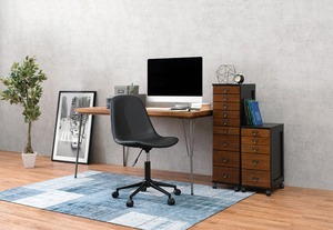 キャスター付き昇降チェア