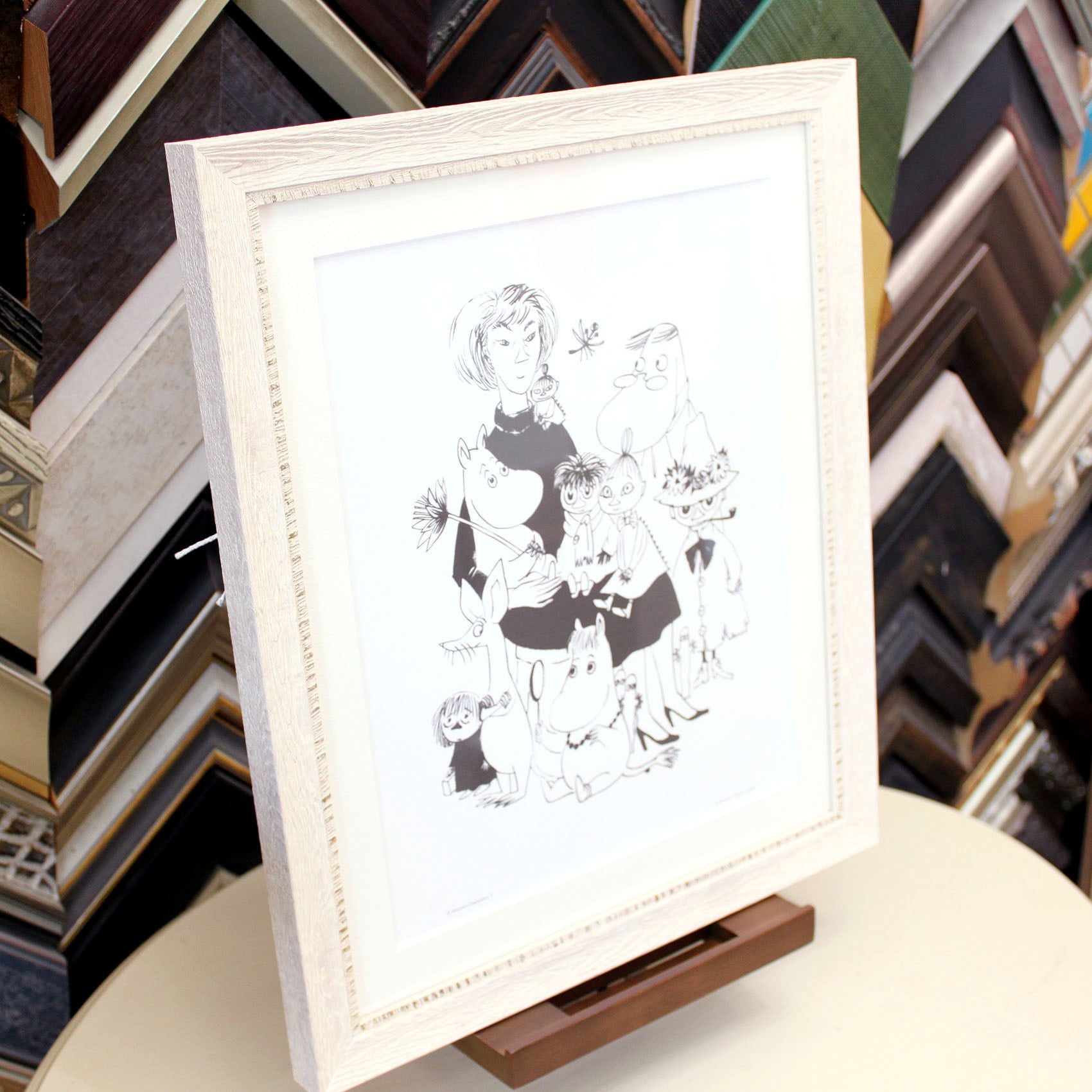 ムーミン 北欧 Putinki「トーベファミリー フラワー」送料無料 フレーム選択可能 展示用フック付アートポスター 絵画 インテリア アート