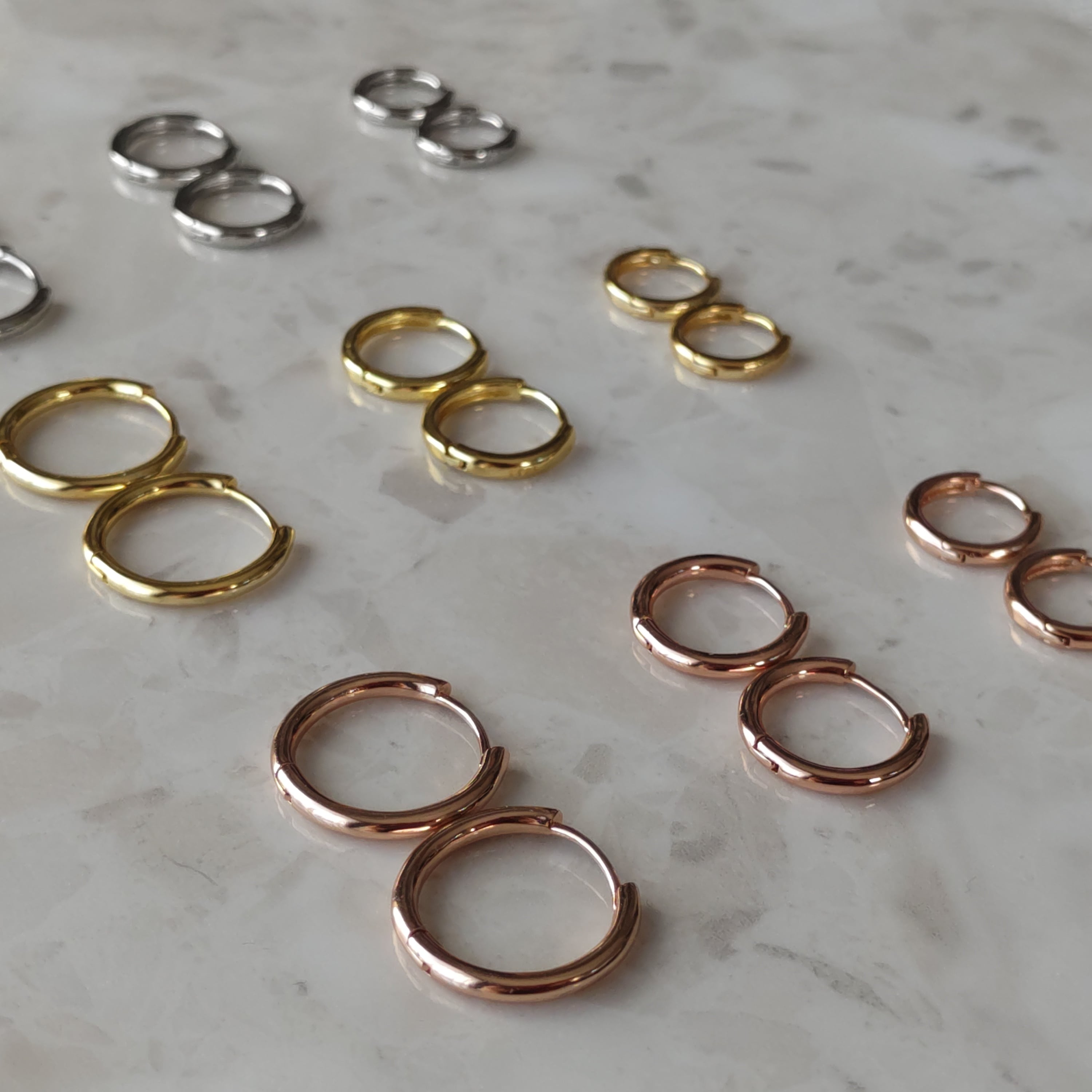 P2 / シンプルループピアス