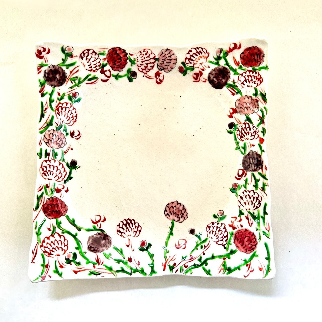 志野赤絵野花四足四方皿(大)(ピンク、紫、赤釉)【榛澤宏】