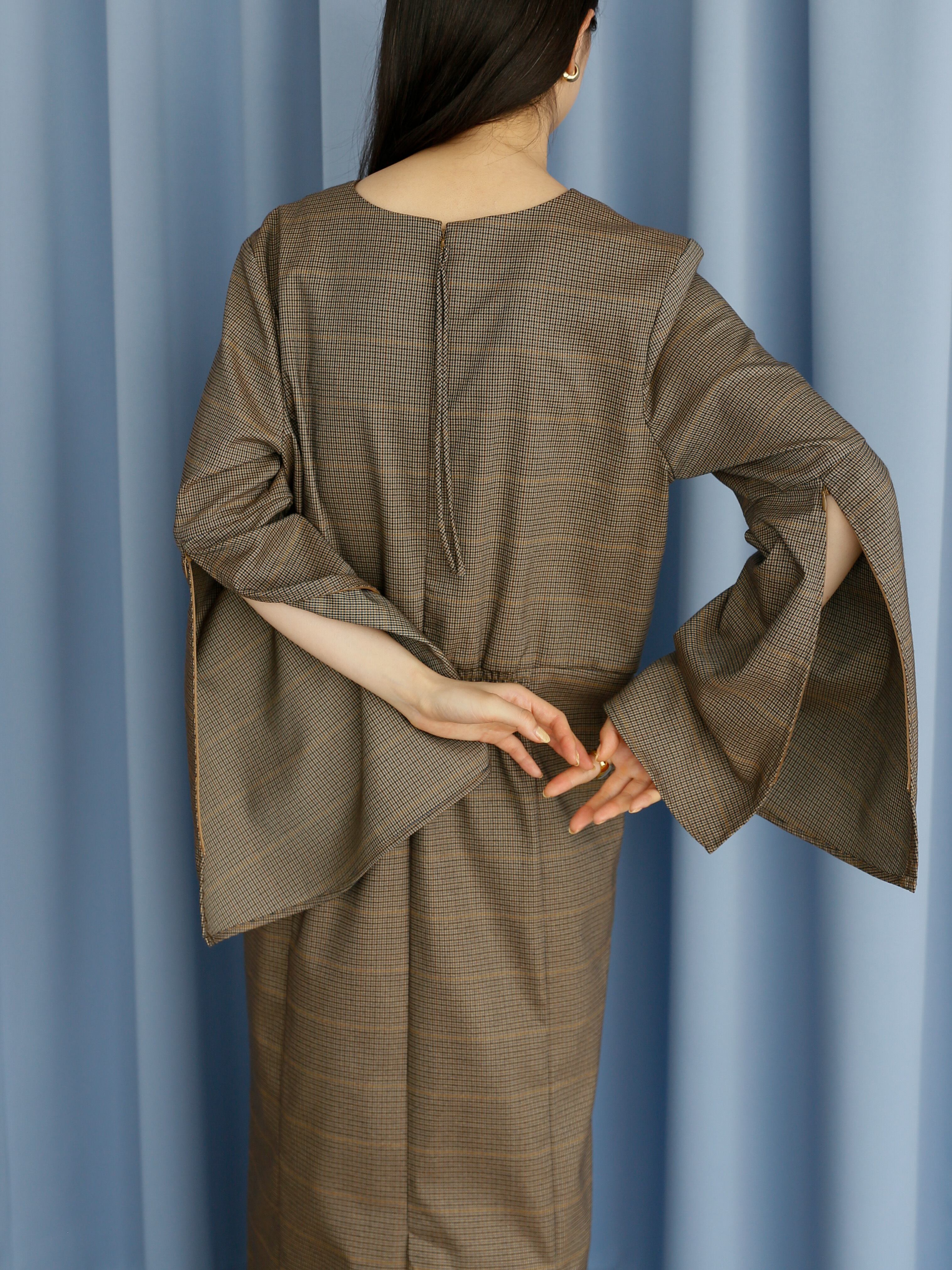 twist bell sleeve onepiece（check-brown） | Katrin TOKYO