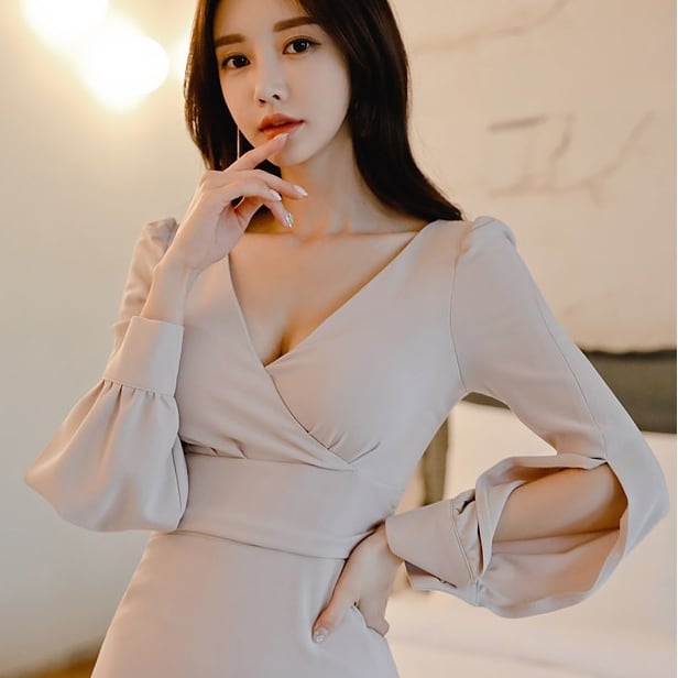 Vネックシックワンピース 膝下 スリット 長袖 Vネック 襟なし Iライン