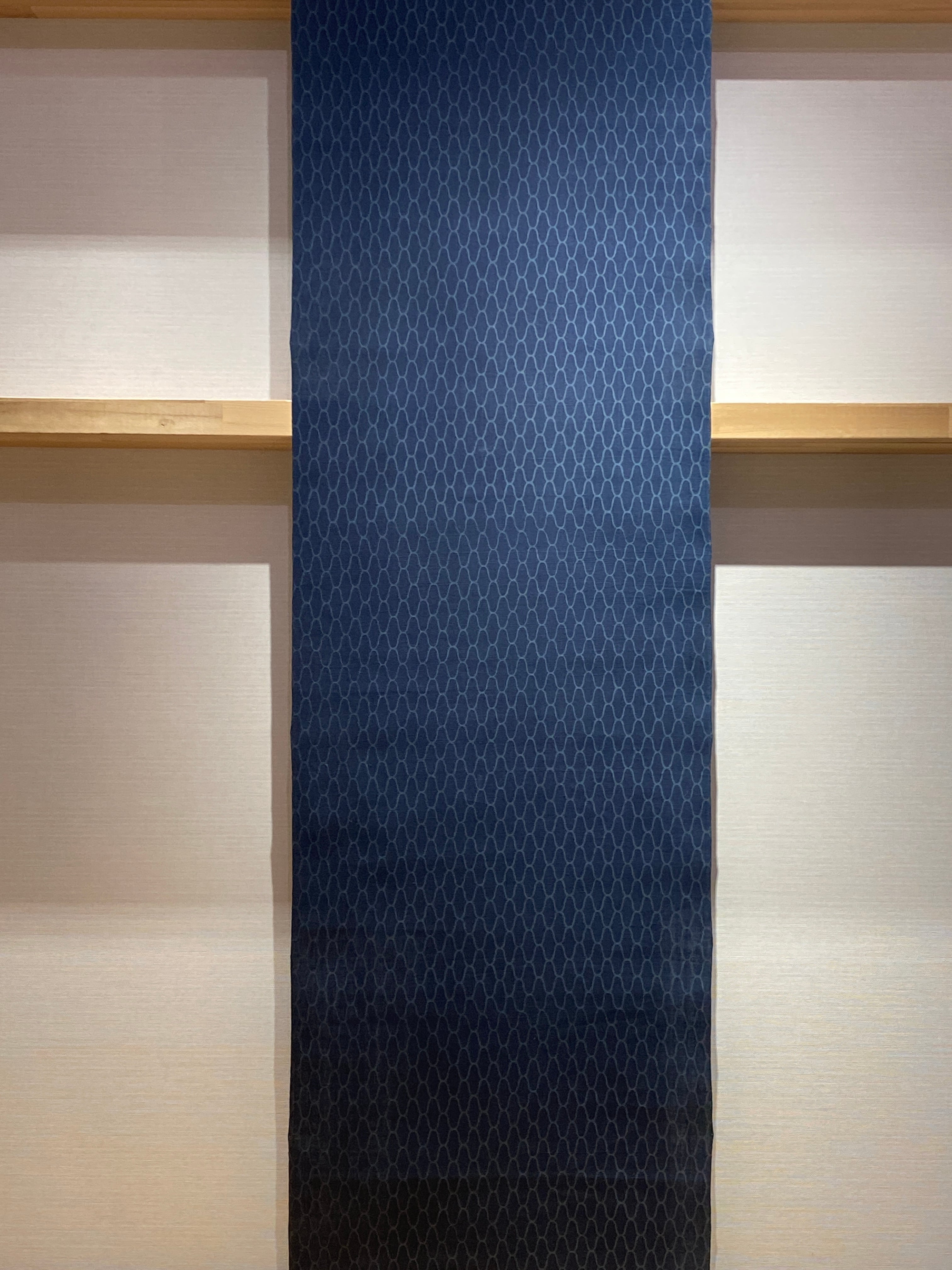 片貝木綿　紺仁　網目型長板染