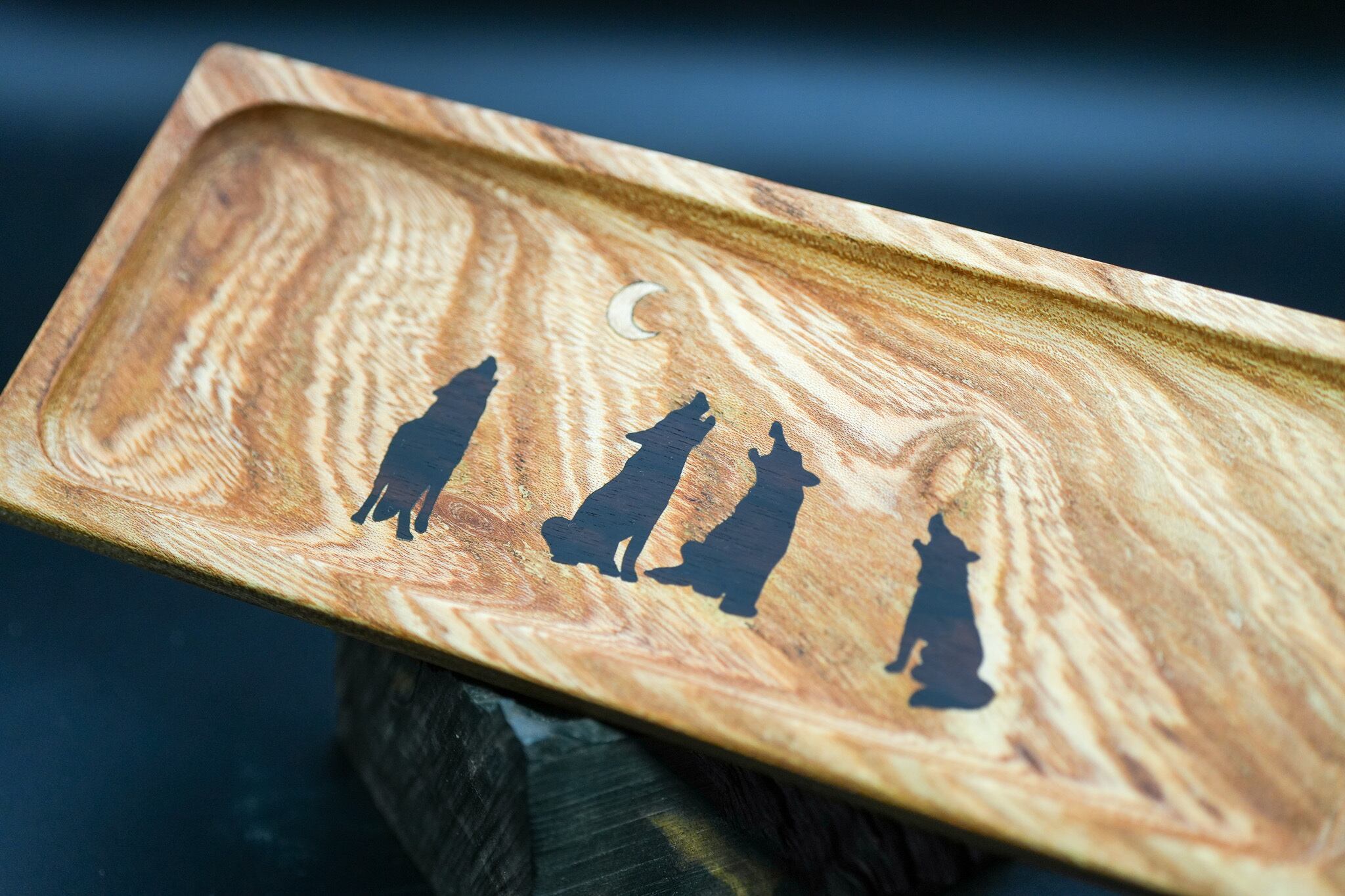 【日本を代表する巨木】欅 (ケヤキ) ペントレイ 象嵌 月に吠える