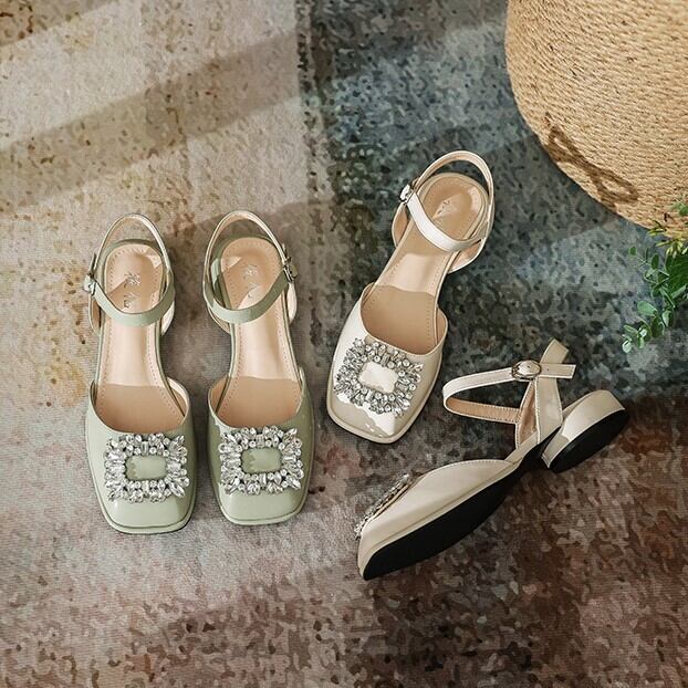 サンダル レディース ミュール シューズ 靴 2色 3cmヒール スクエアトゥ バックル ビジュー キラキラ PU かわいい 大人可愛い きれいめ シンプル カジュアル 上品 送料無料 清楚 フェミニン おしゃれ 綺麗 お嬢様 おとな ナチュラル ガーリー 大人 22.5cm 23.0cm 23.5cm 24.0cm 24.5cm アプリコット グリーン 春 夏 結婚式 二次会 通勤 学生 通学 デート お出かけ 女子会 パーティー イベント 10代 20代 ママ 韓国 普段使い 楽ちん ファッション