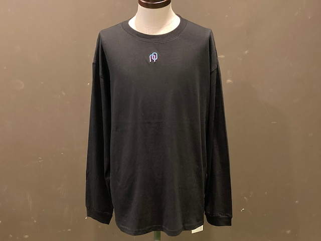 【nopon】ネックレス3Dロゴ ロングTシャツ カラー：ブラック