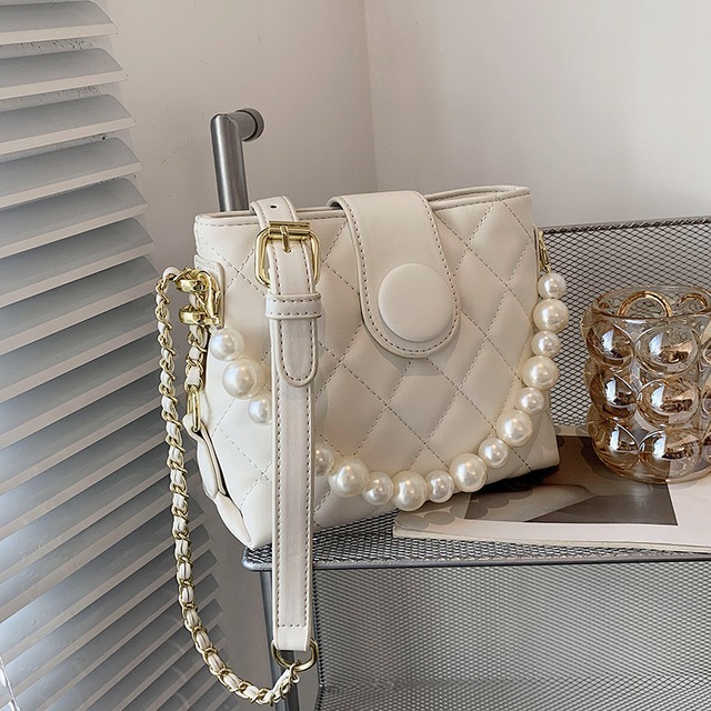 チェーン サマーレッドパール 夏物 真珠 メッセンジャーバッグ 手作りハンドバック94131815447