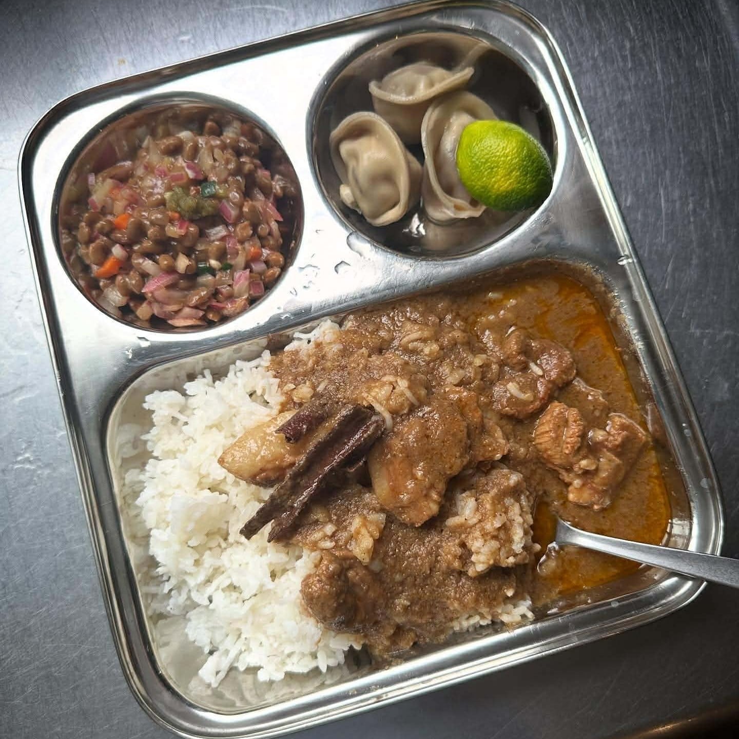 インド食器】ステンレスプレート（大） | カレー三兄弟のもぐもぐSTORE