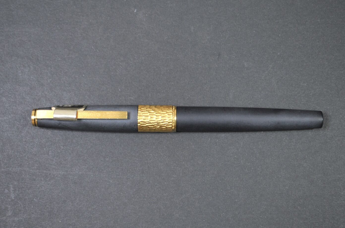 筆記確認＆洗浄済1973年製グランディー22KAGM 18金 万年筆細字