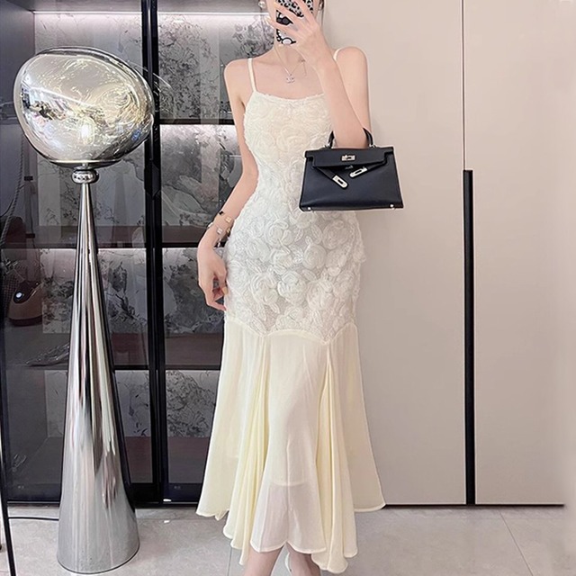 【RIMIシリーズ】ワンピース 立体花飾り 女っぽさが漂う ベージュ S M L XL