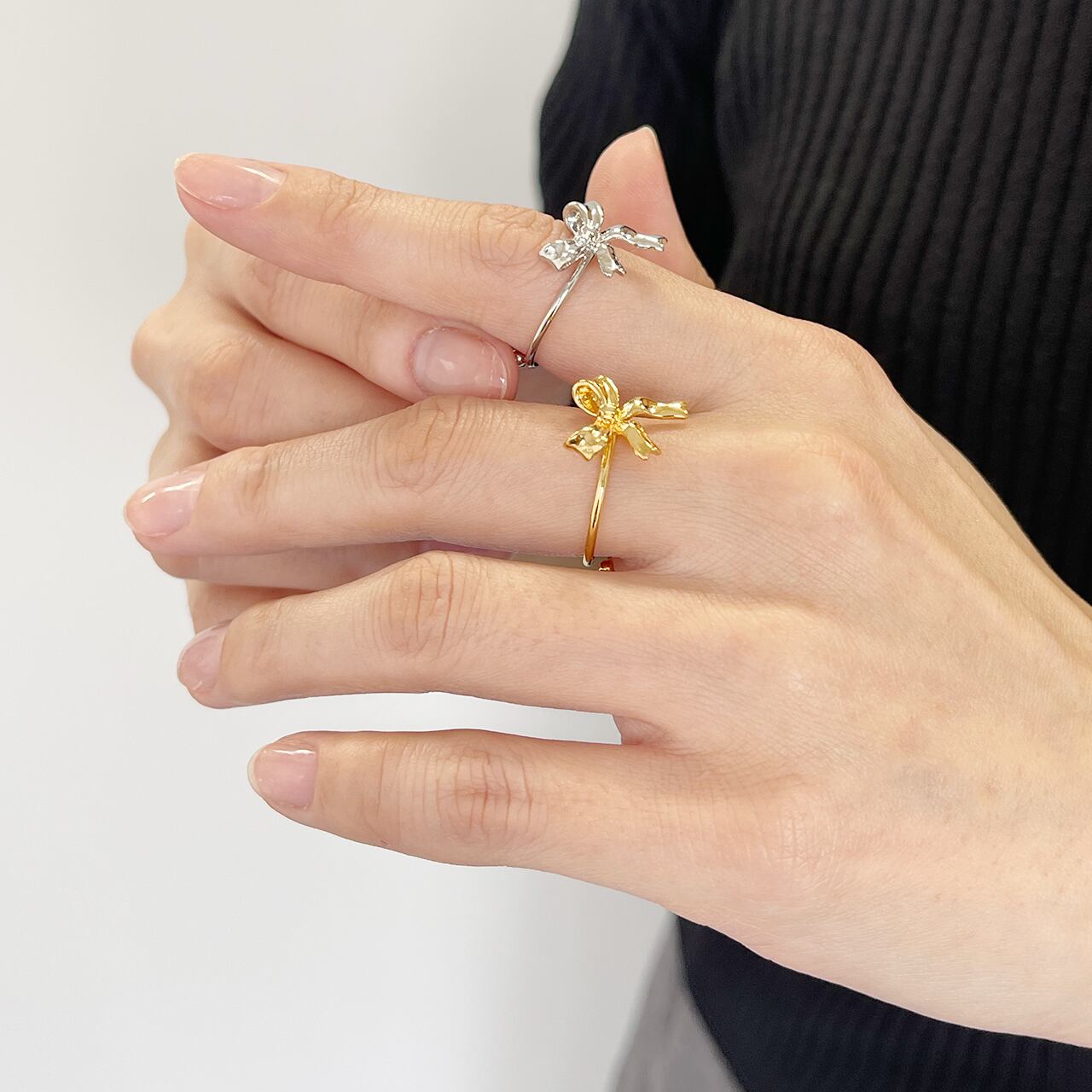 選べる2色！ リボンモチーフ サージカルステンレス オープンリング