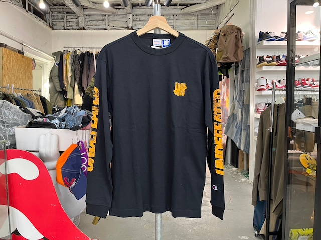 UNDEFEATED × CHAMPION DISTRESSED LOGO LS TEE BLACK MEDIUM C8-V405 52974