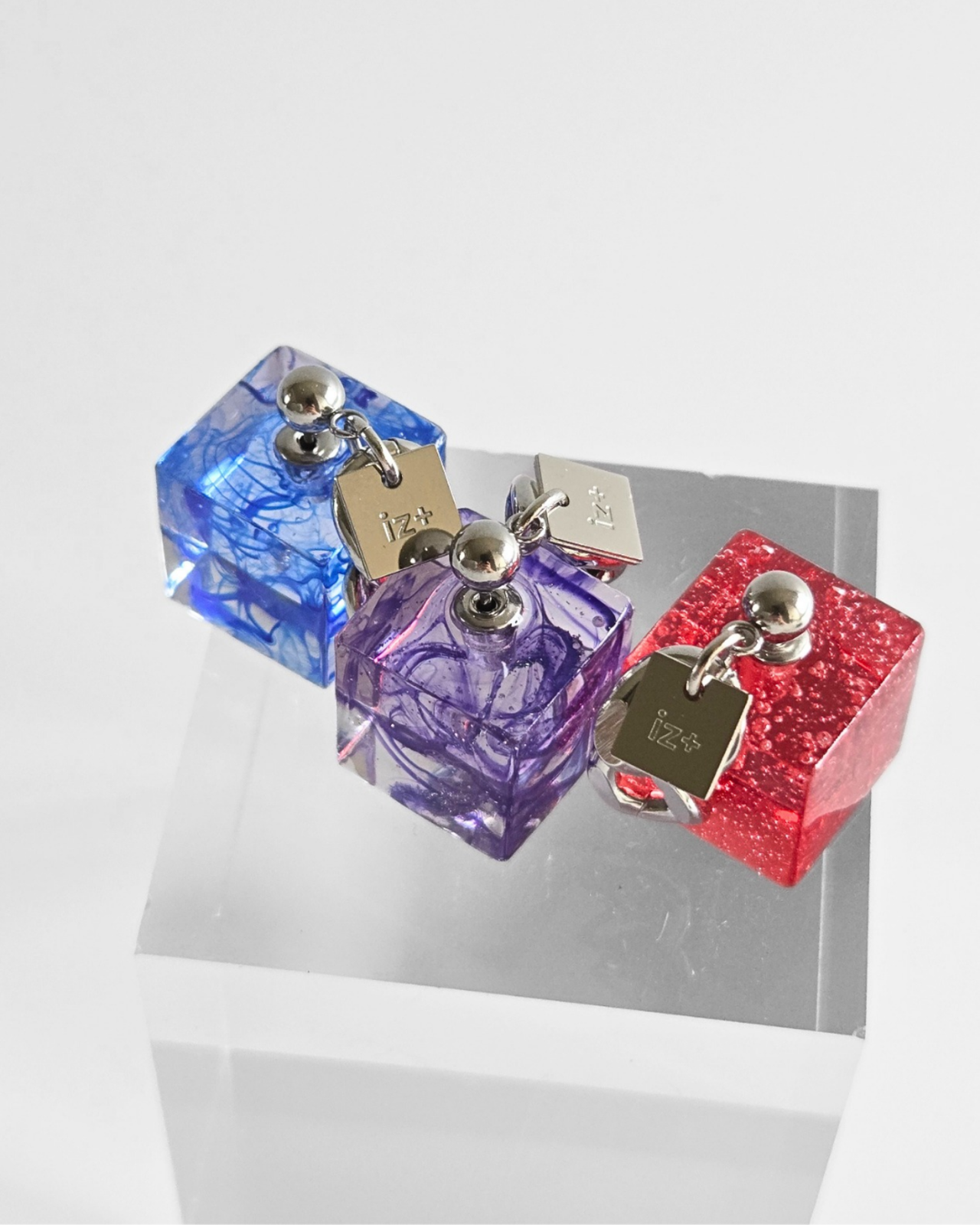 BOLD CUBE. [bubble red] - 10
