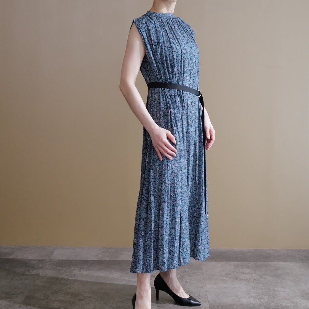 フラワープリントワンピース(ブラック×パープル)