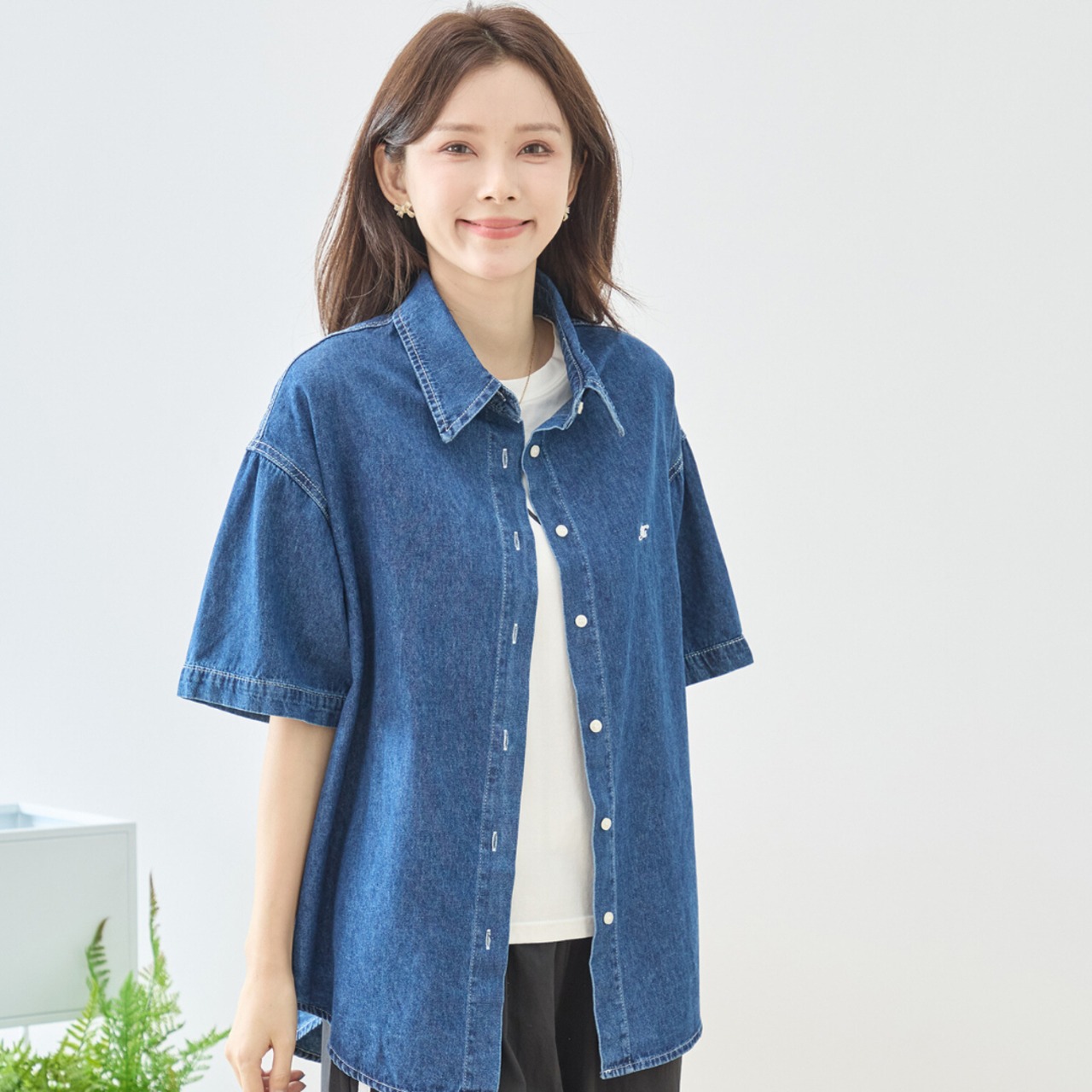 TRUBE ワンポイント刺繍ドロップショルダー半袖デニムシャツ【M~L】デニムブルー