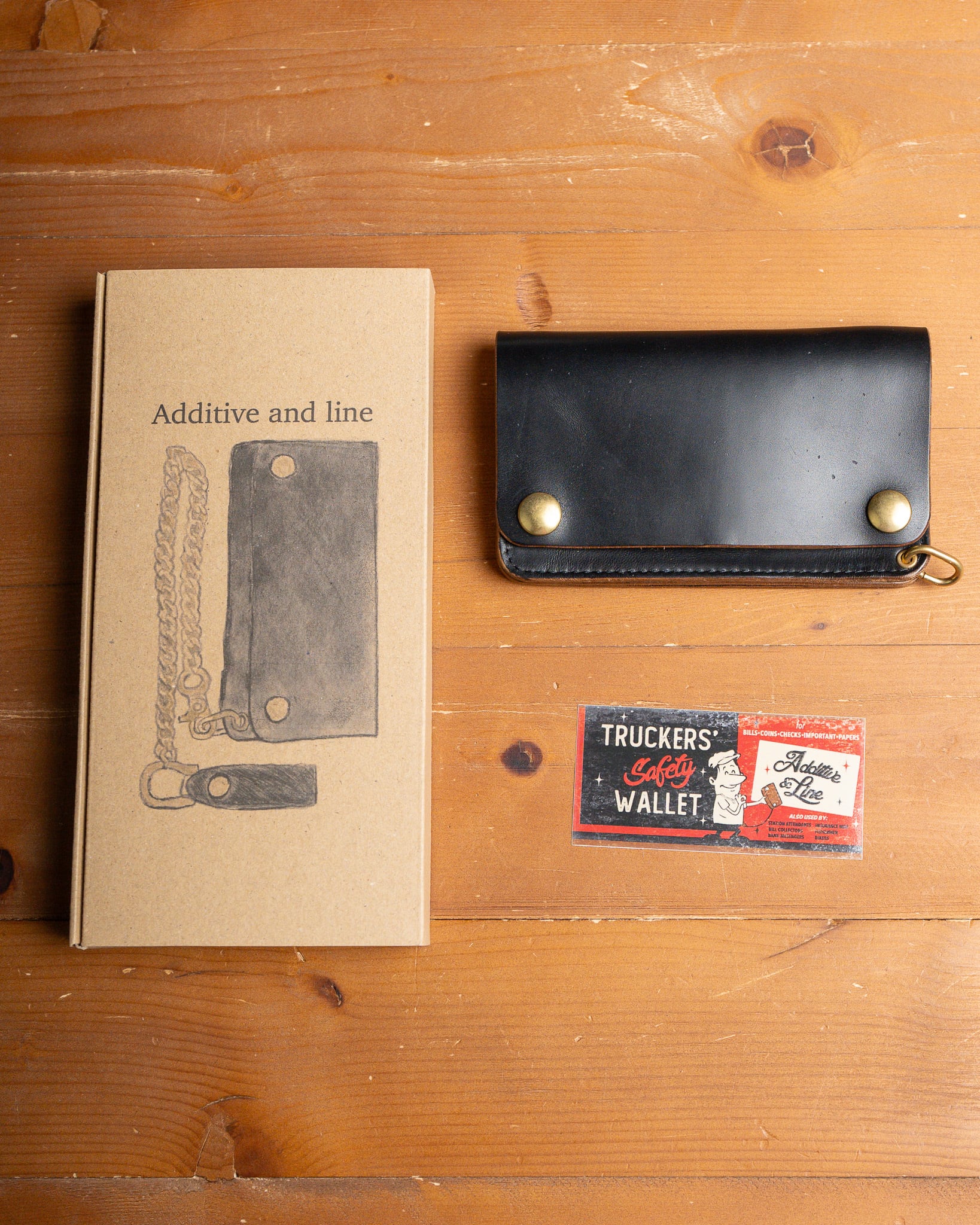 Additive and Line】Middle Tracker Wallet TWM-004 Maryam Horse Butt