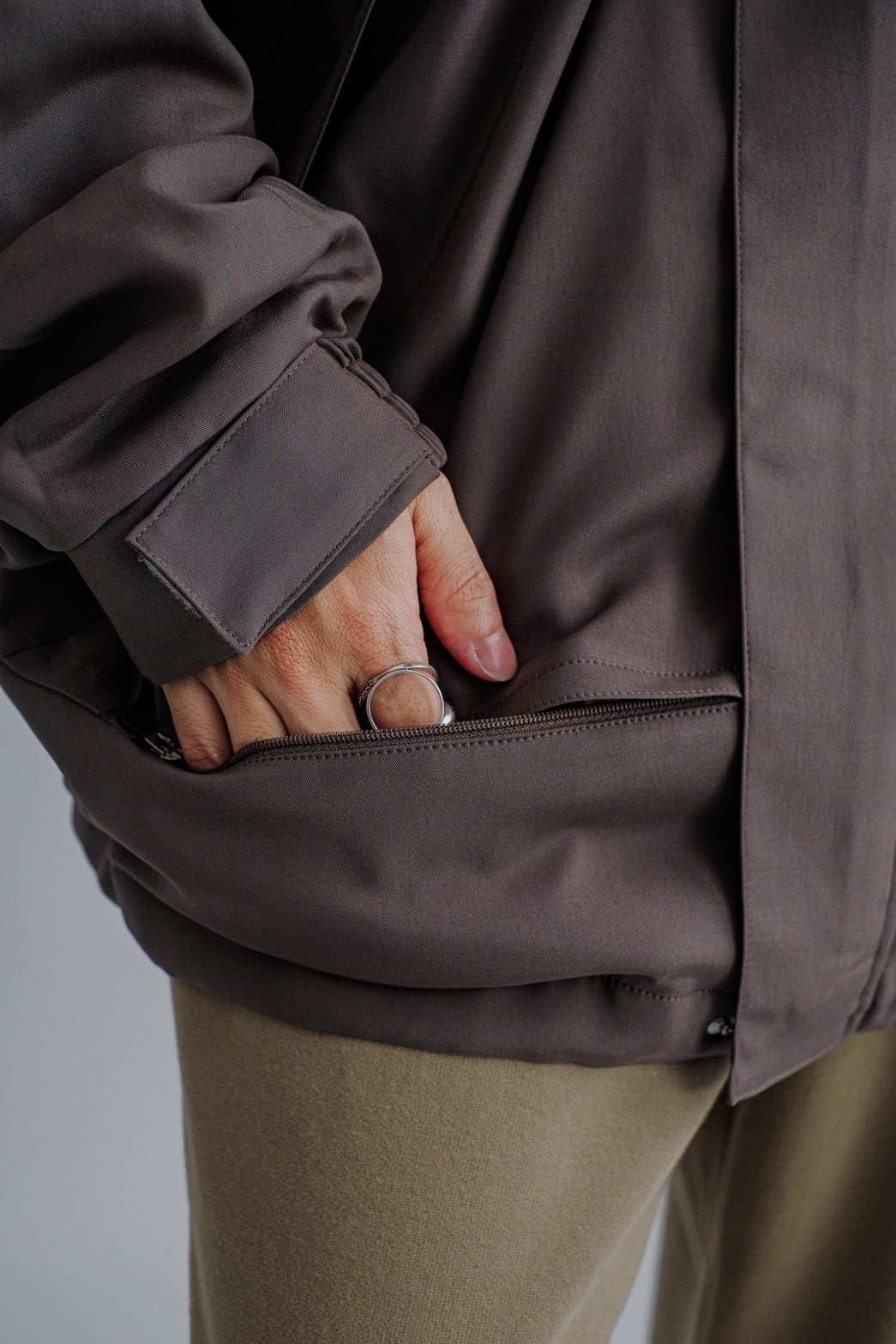 ABELIA EDWARD GOUCHA】CLUB TECH JUMPER | puzzle