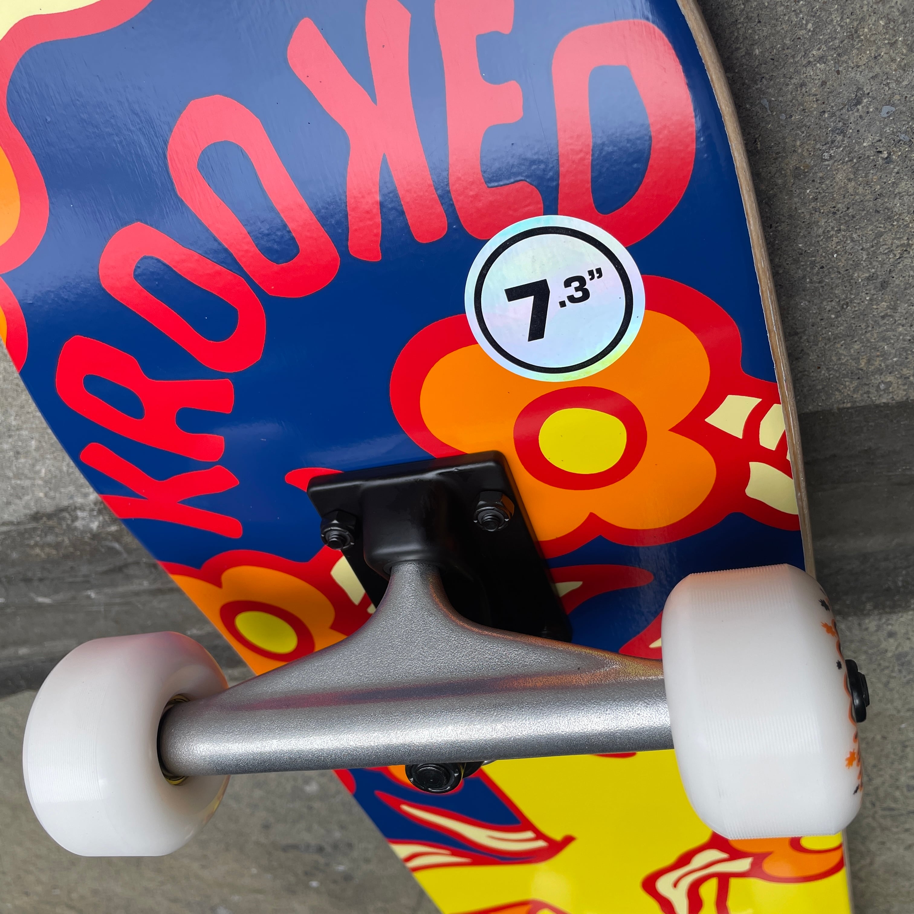 KROOKED COMPLETE / SHMOO VIBES / 7.3 x 29.5 inch ( 18.5 x 74.9 cm