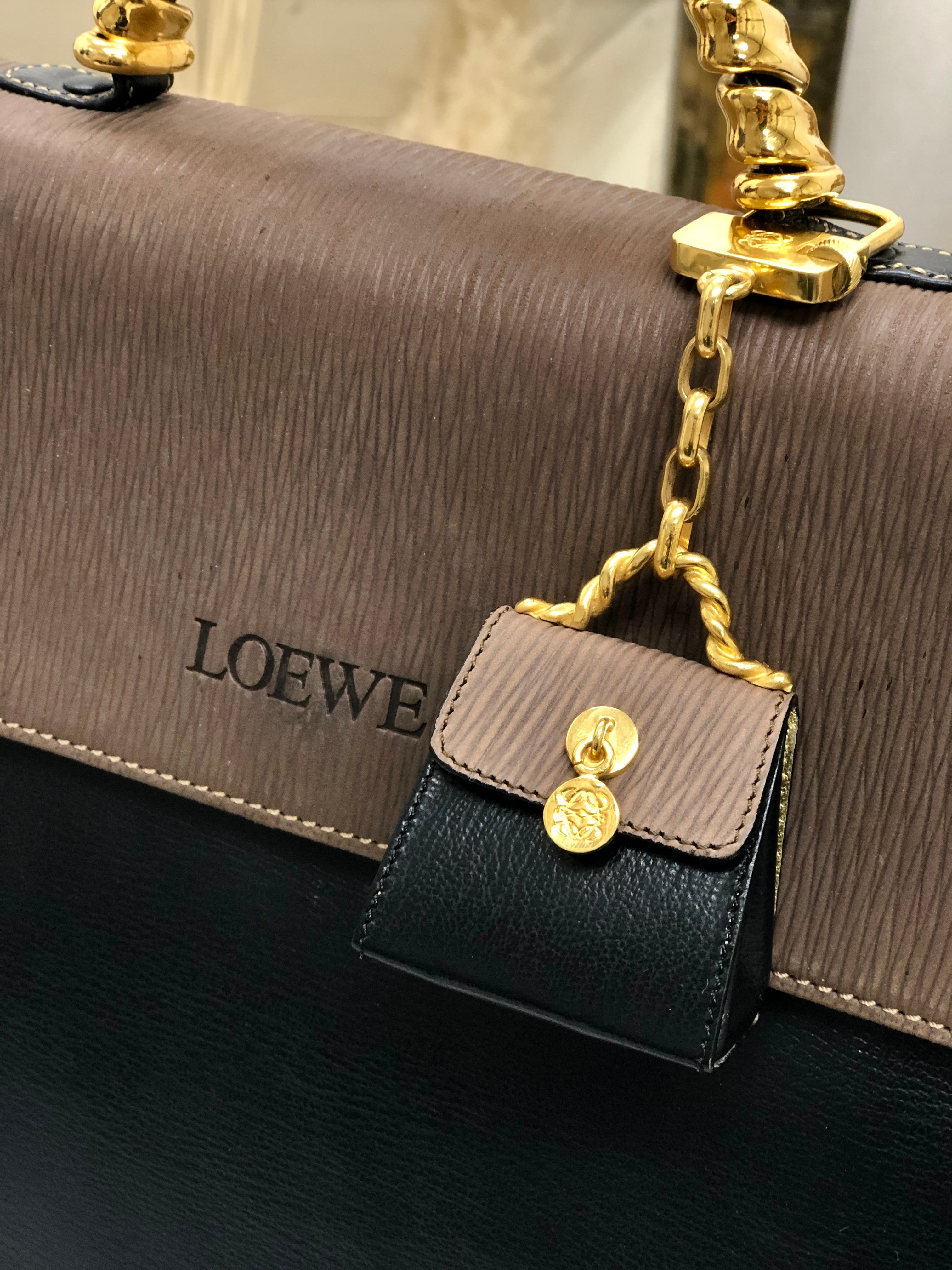 新品未使用　LOEWE  バッグチャーム　ミラー