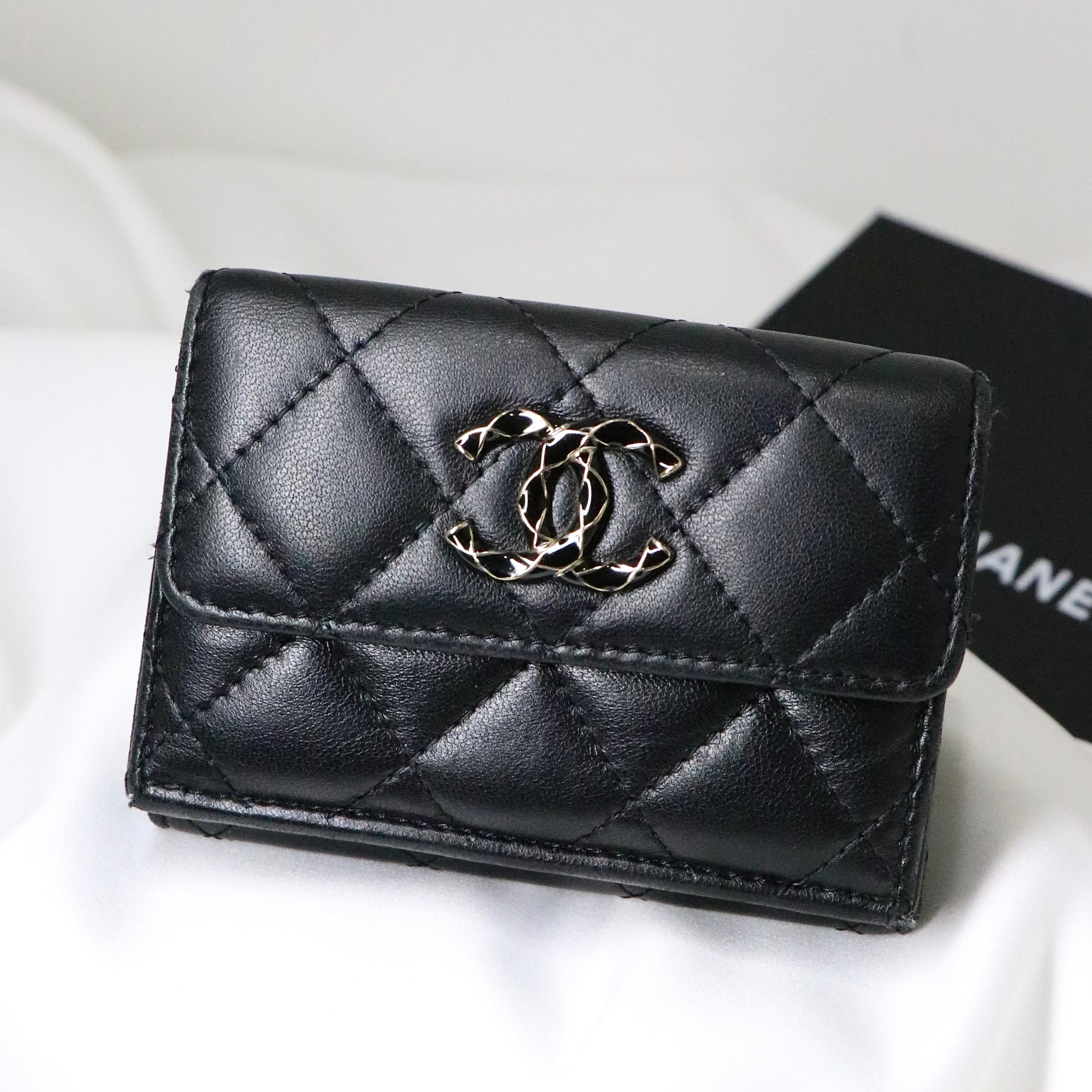 CHANEL ココマーク マトラッセ スモールフラップ ウォレット 