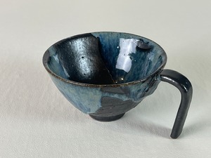 信楽焼・黒萩ハンドル付丸マグ